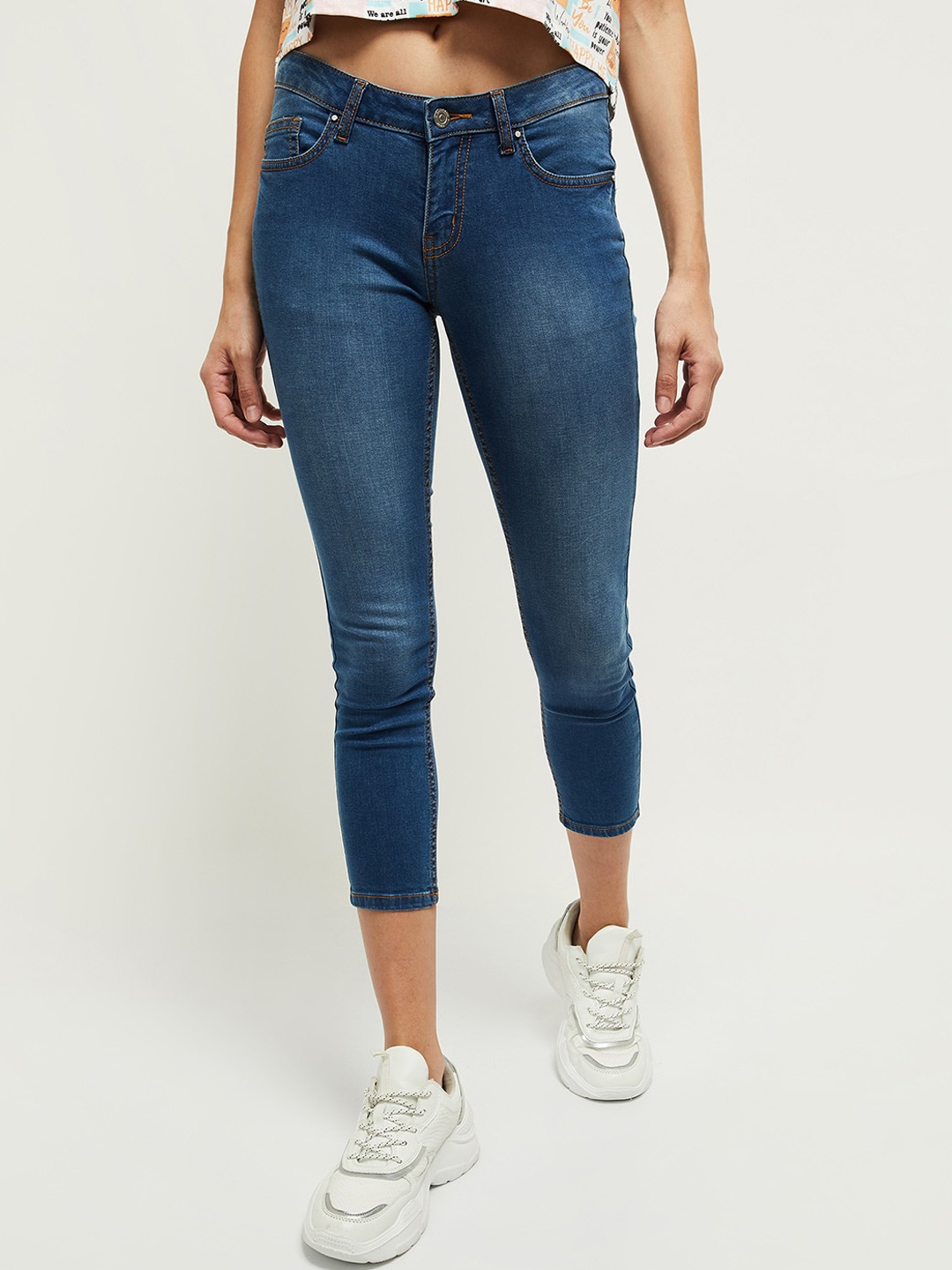 

max Women Blue Slim Fit Cropped Jeans