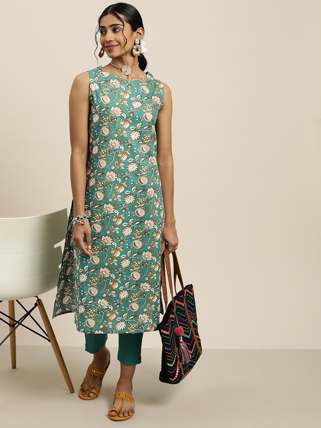

Sangria Women Green Ethnic Motifs Printed Pure Cotton Kurta with Trousers