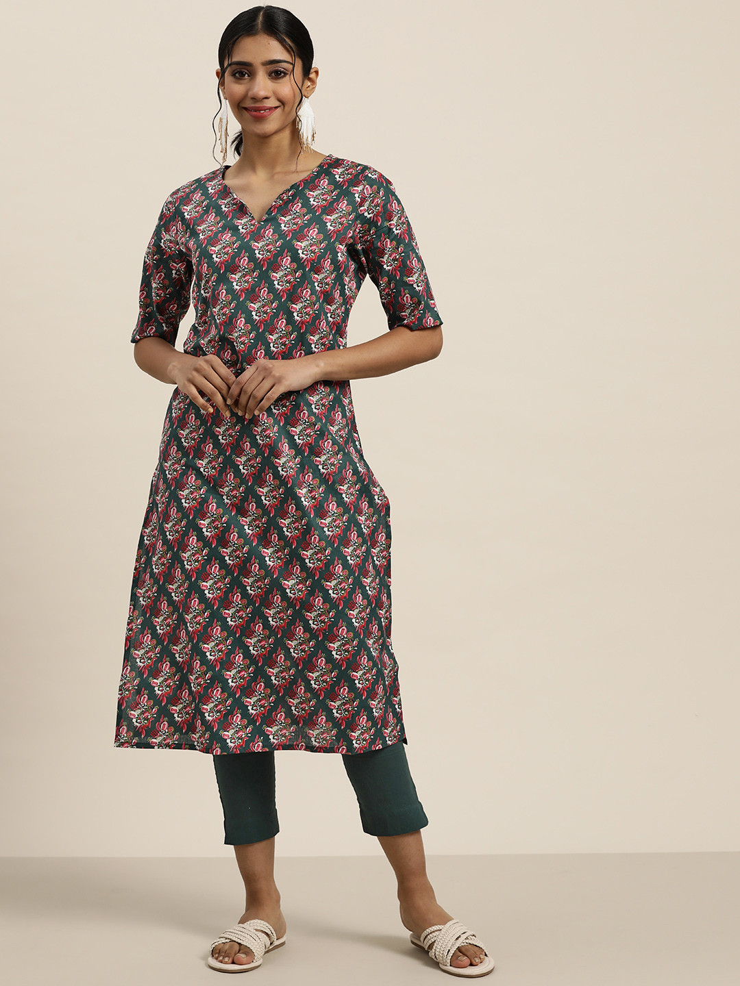 

Sangria Women Green Ethnic Motifs Printed Pure Cotton Kurta with Trousers