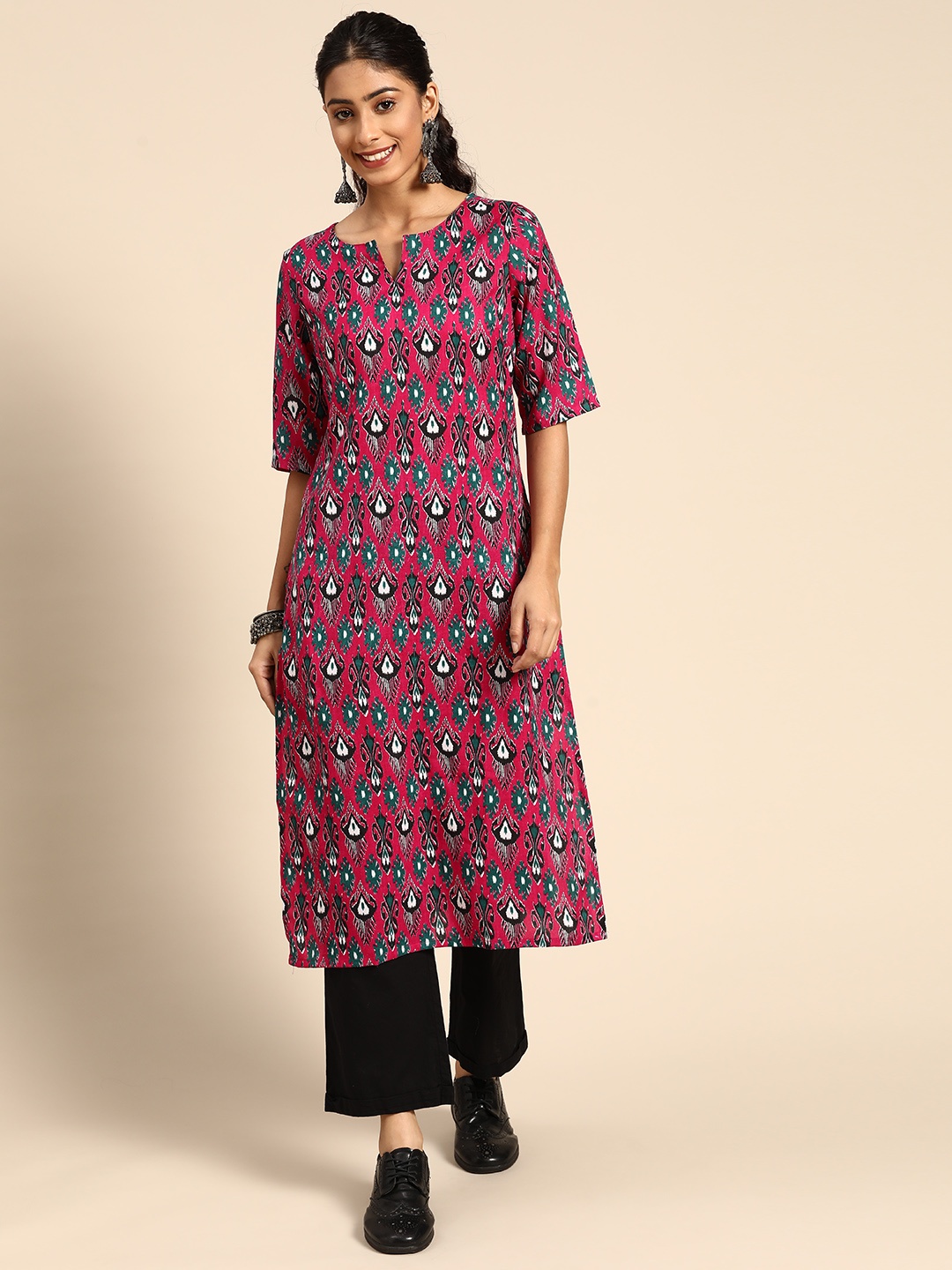 

Sangria Women Magenta & Black Ethnic Motifs Printed Kurta