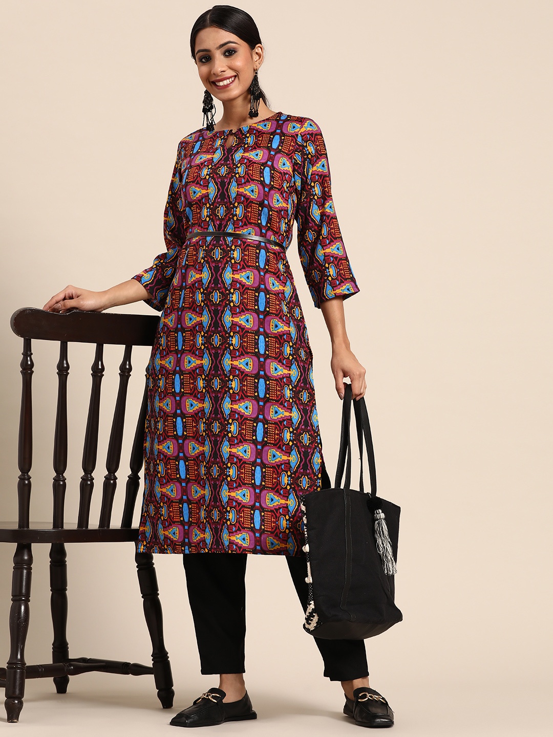 

Sangria Women Maroon Ethnic Motifs Printed Kurta with Trousers