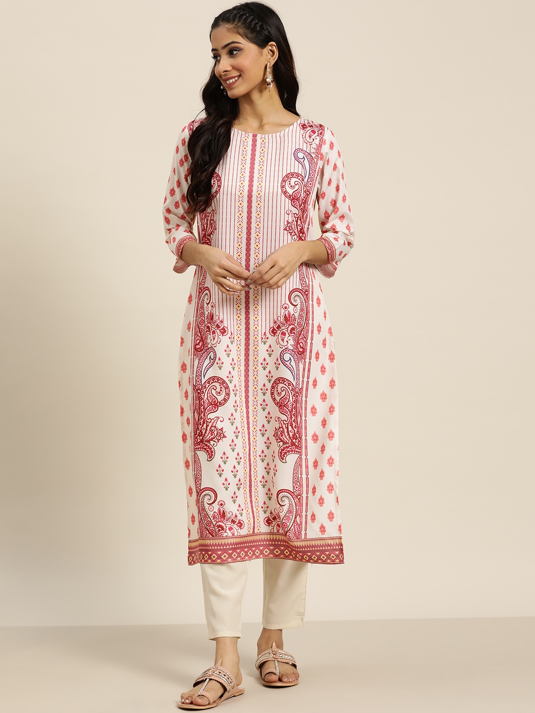 

Sangria Women White & Maroon Paisley Printed Kurta with Trousers