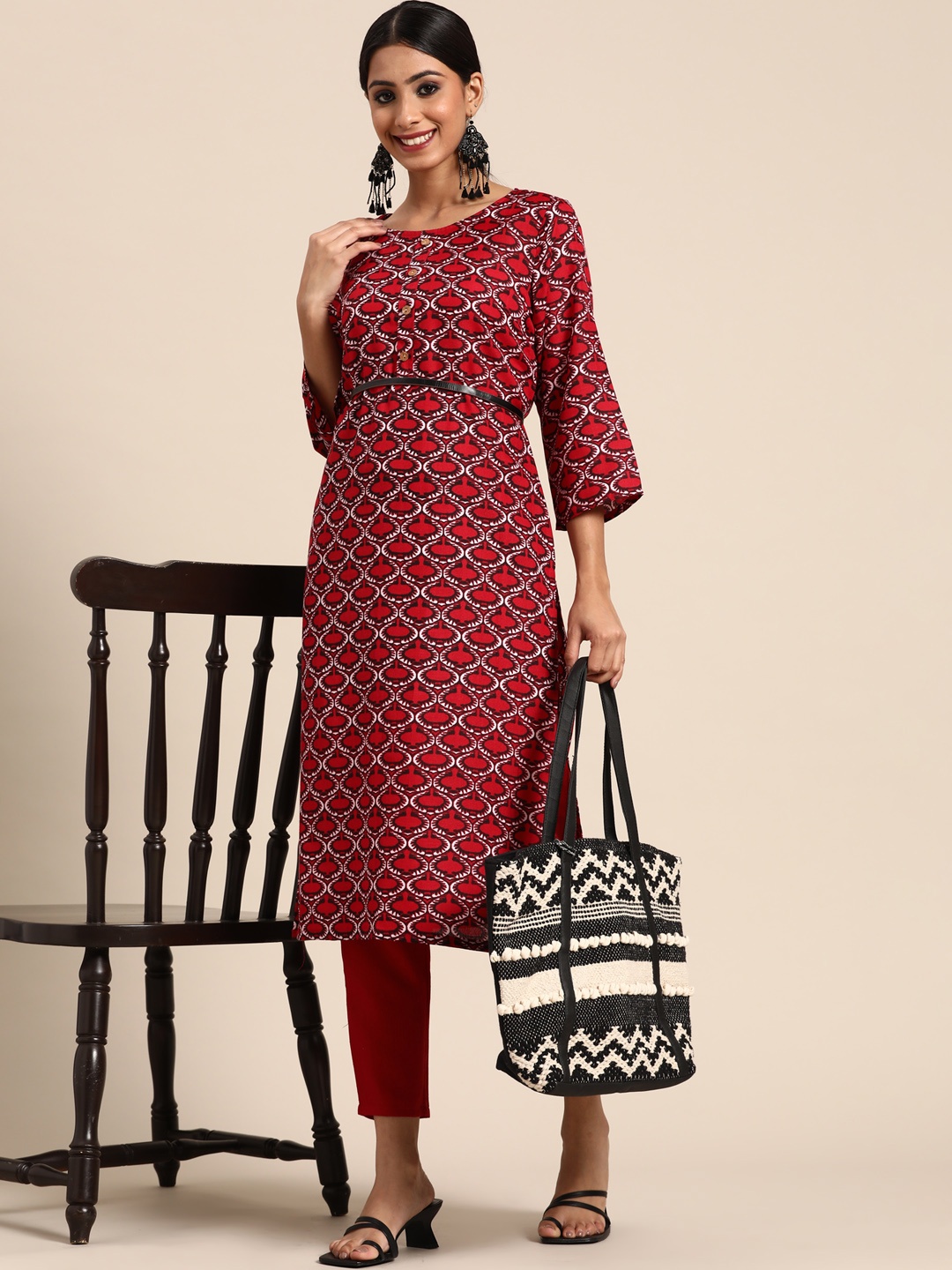 

Sangria Women Maroon & White Printed Kurta with Cropped Trousers