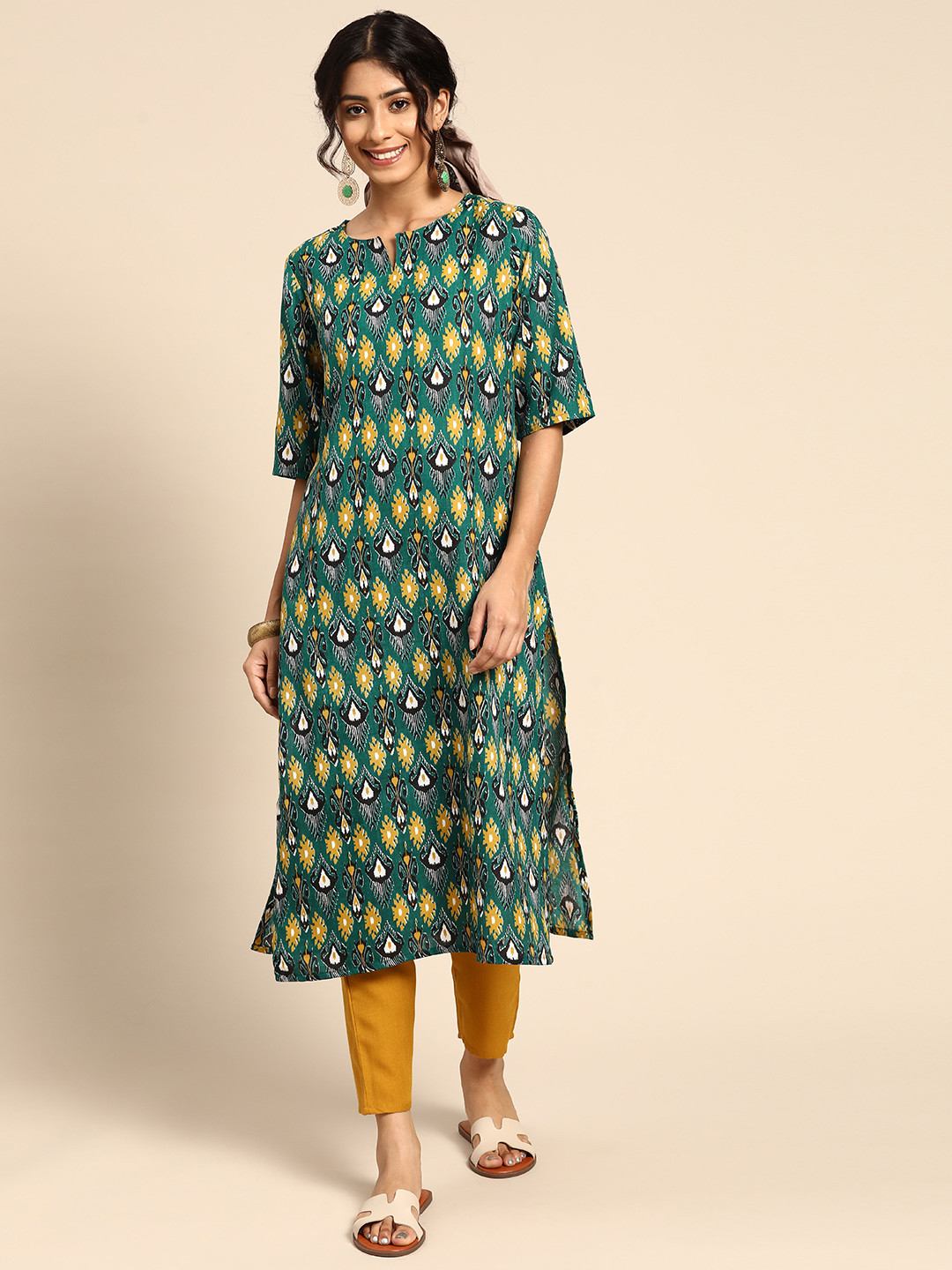 

Sangria Women Green & Black Ethnic Motifs Printed Kurta