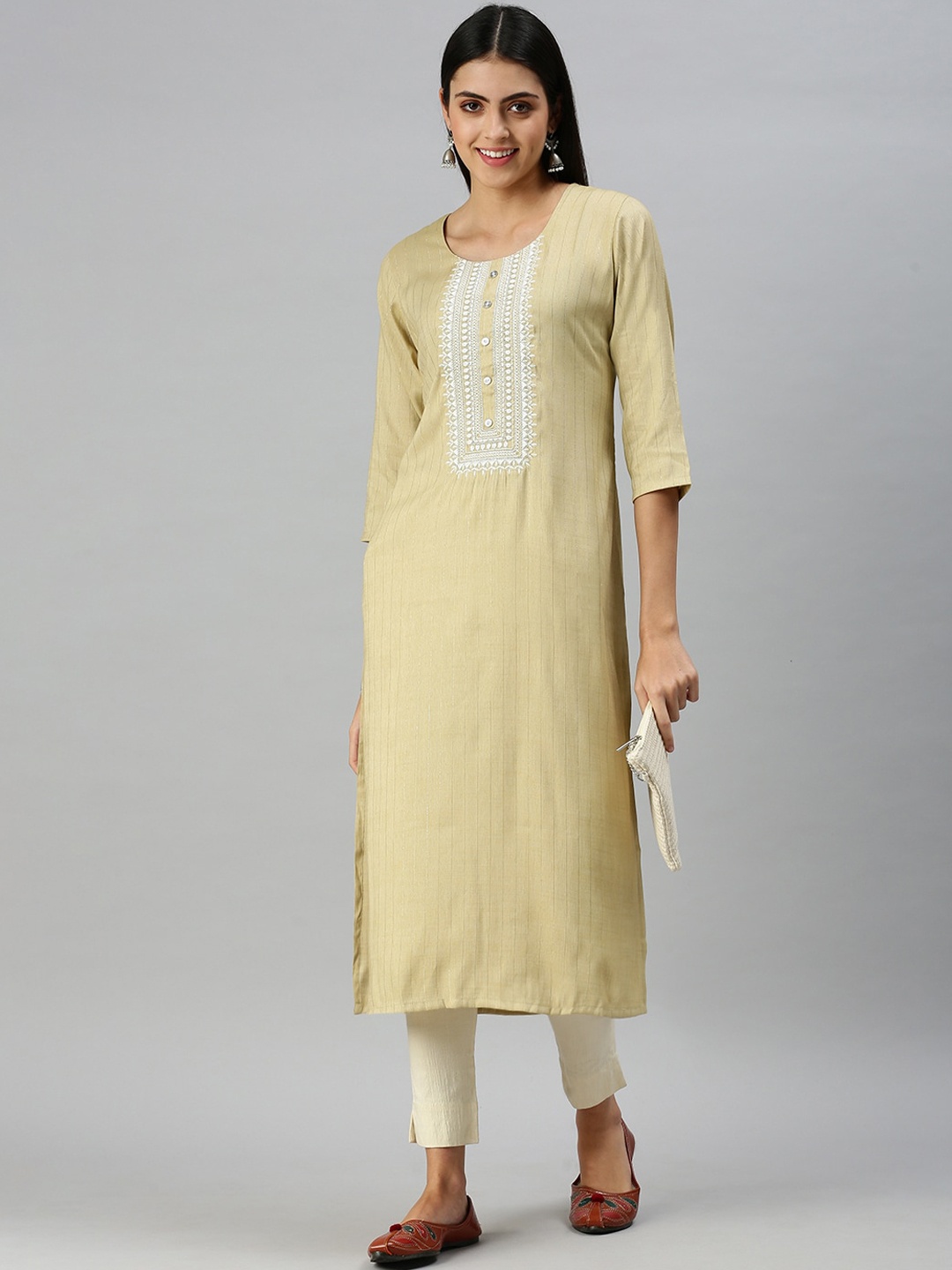 

SHOWOFF Women Beige Ethnic Motifs Yoke Design Thread Work Kurta