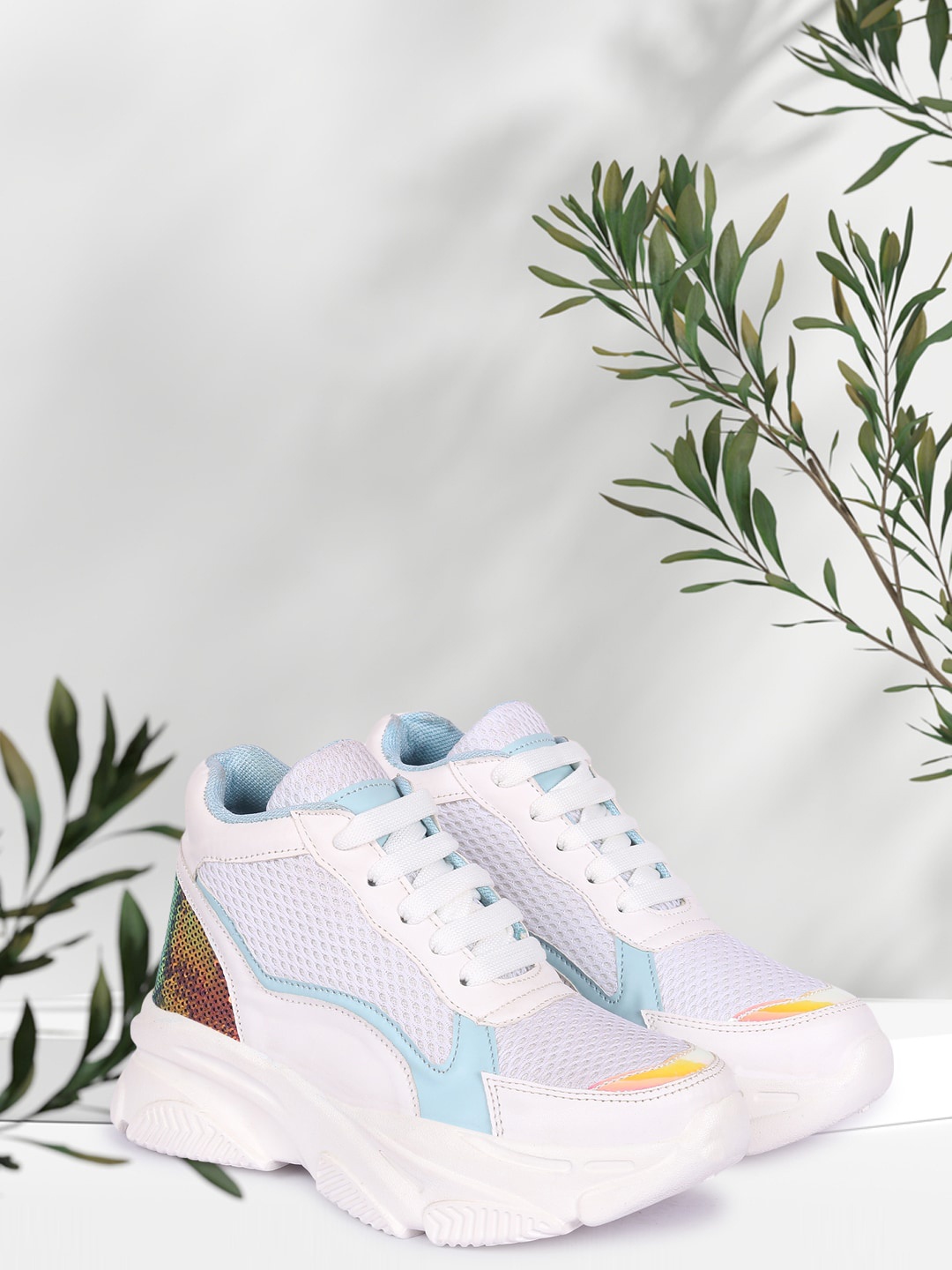 

ZAPATOZ Women White Colourblocked Lightweight Sneakers