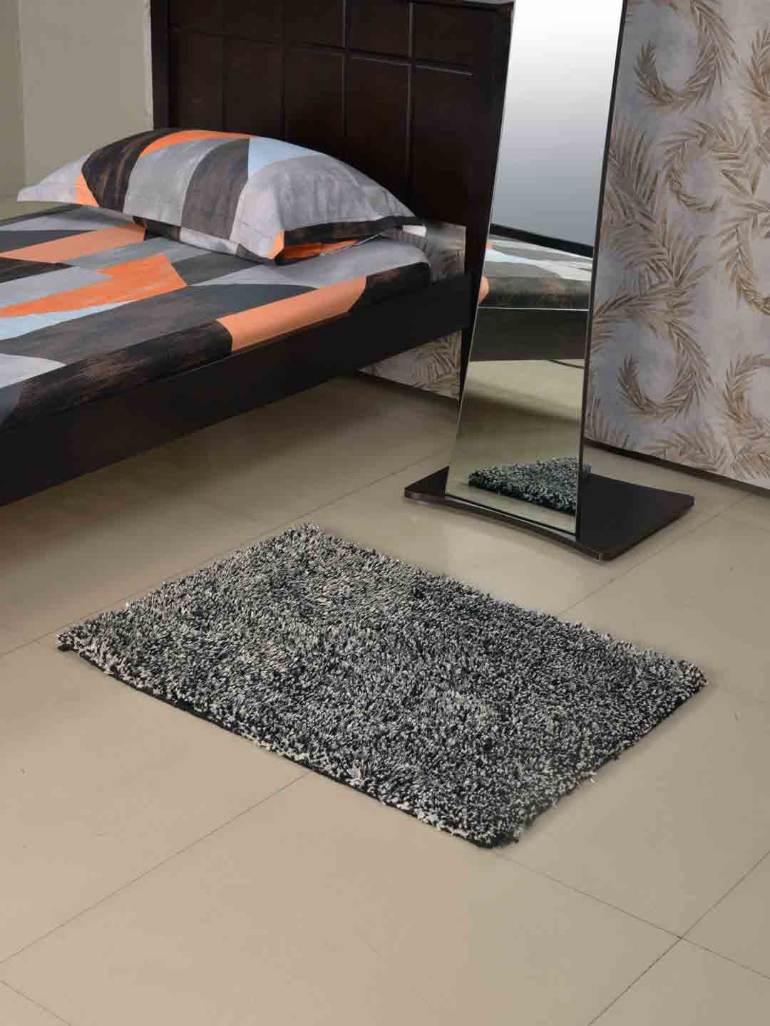 

Athome by Nilkamal Black & White 2000GSM Bath Rugs