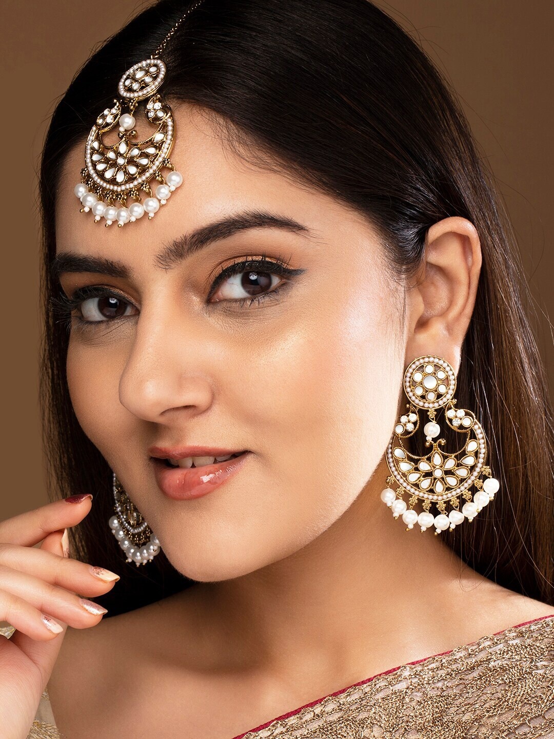 

Rubans White Mirror Pearl Hangings Earrings & Maang Tikka Set