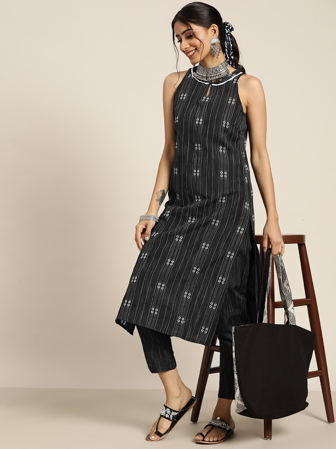 

Sangria Women Black & White Woven Design Kurta with Trousers