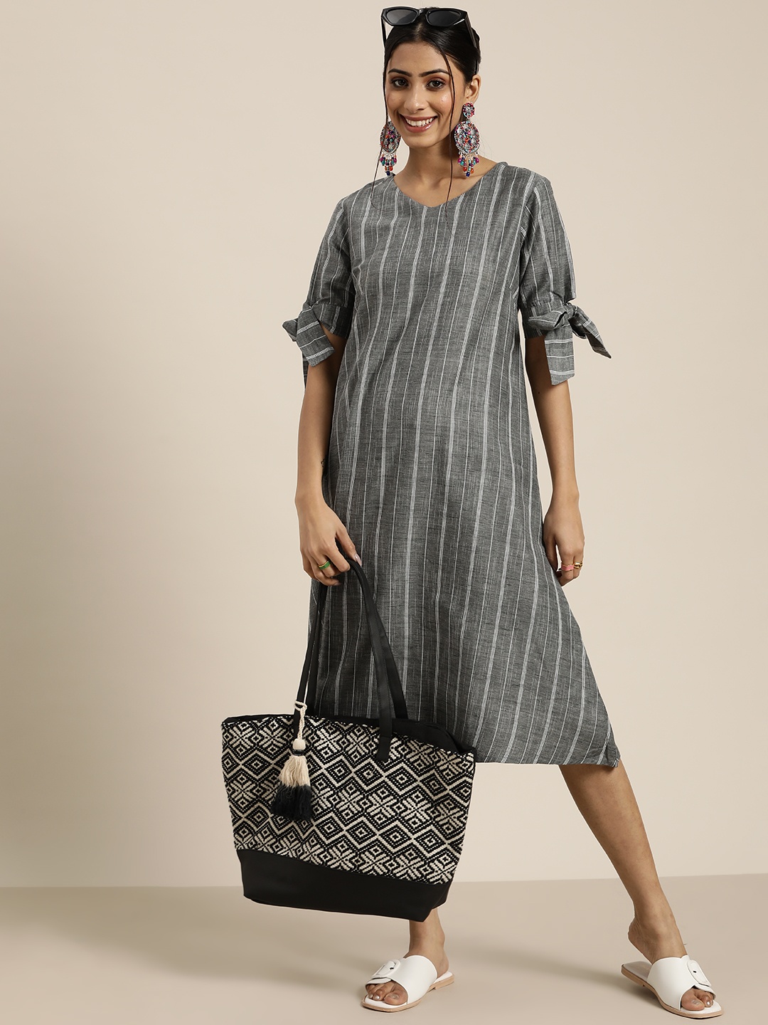 

Sangria Grey & White Striped A-Line Dress