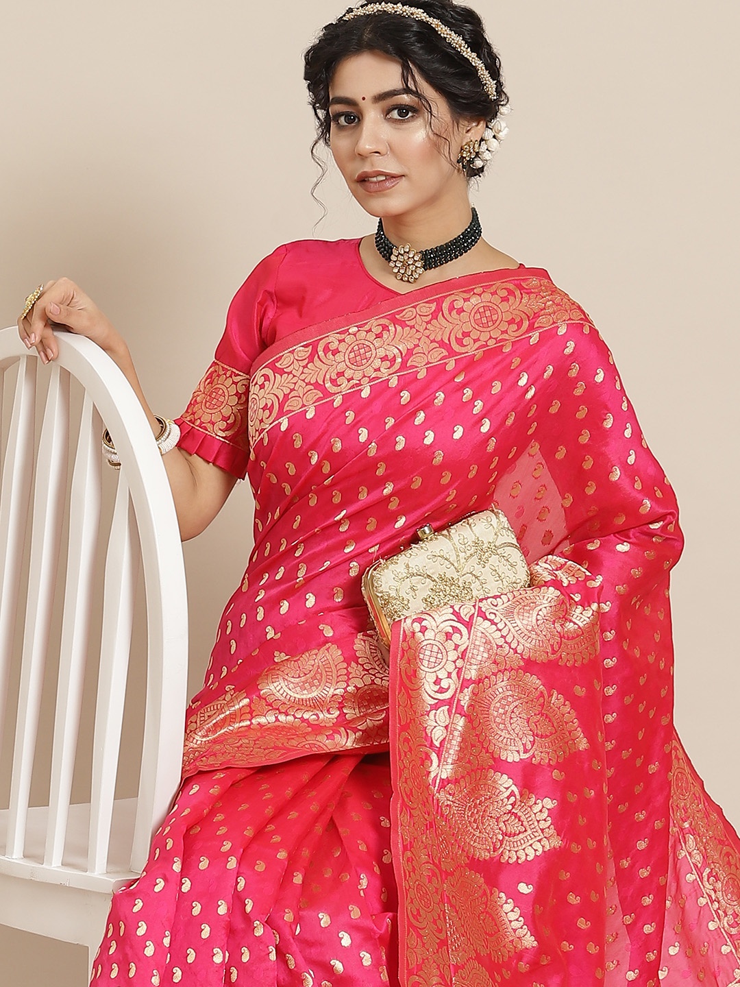 

Mitera Pink Woven Design Zari Silk Blend Kanjeevaram Saree