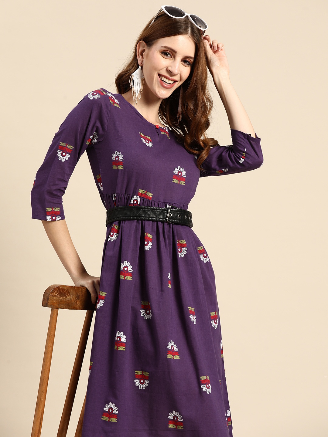 

Sangria Purple & White Floral Print Keyhole Neck A-Line Dress