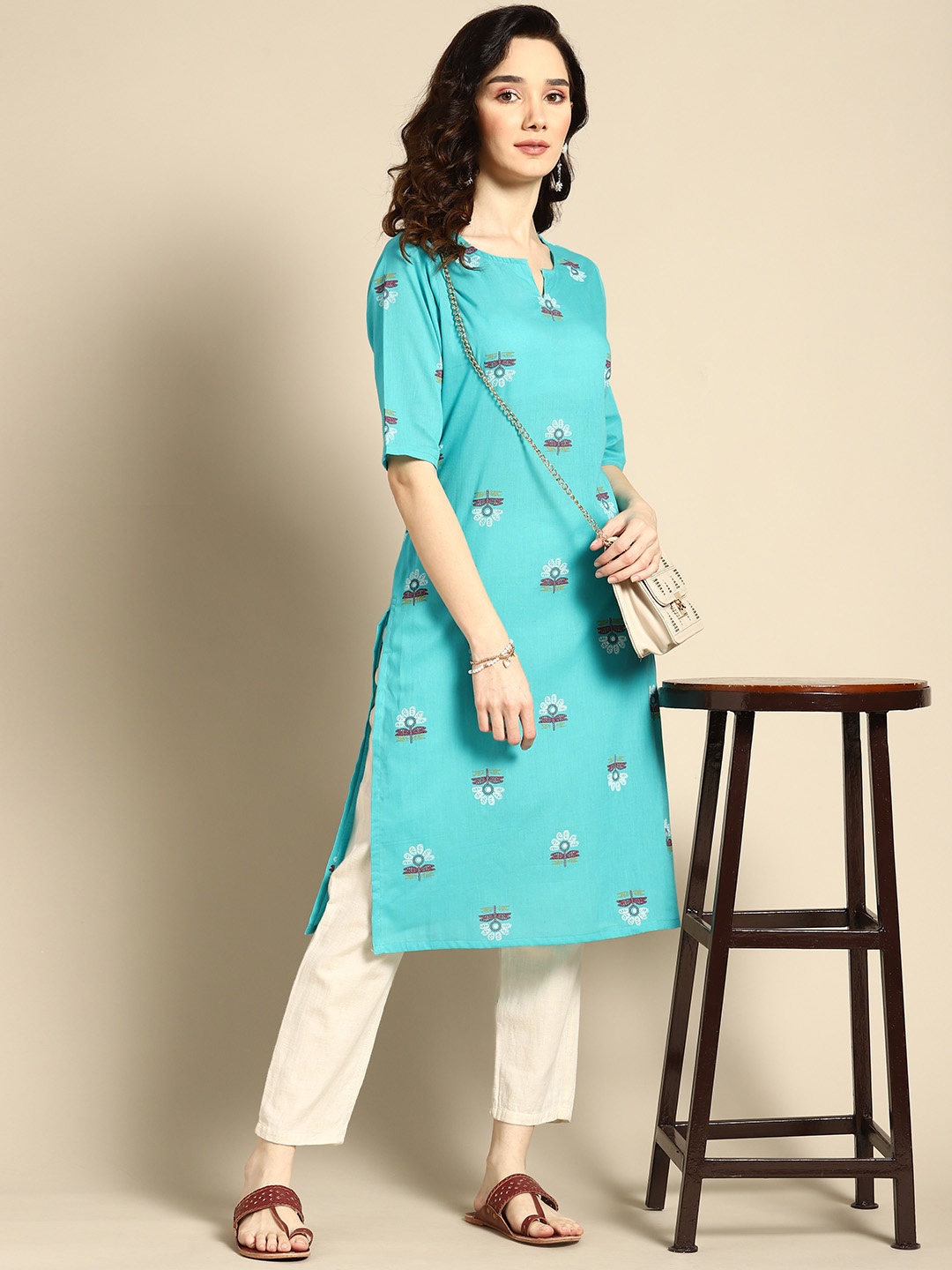 

Sangria Women Blue & White Ethnic Motifs Printed Kurta