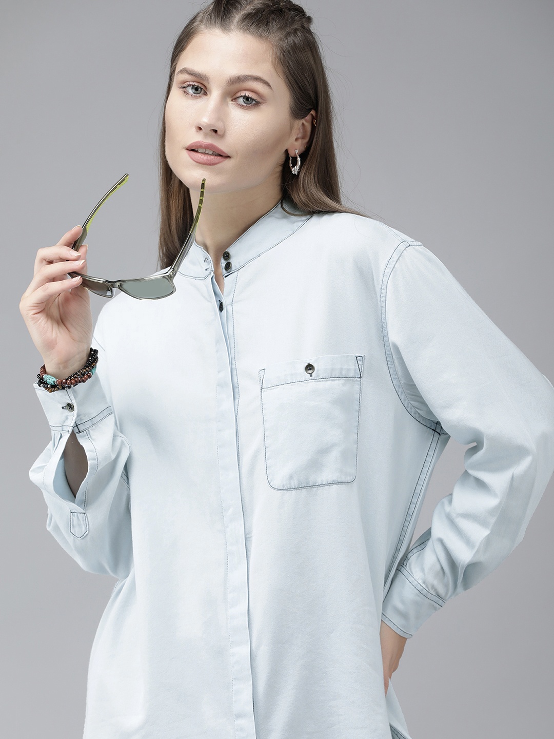 

The Roadster Lifestyle Co Women Blue Classic Denim Casual Shirt