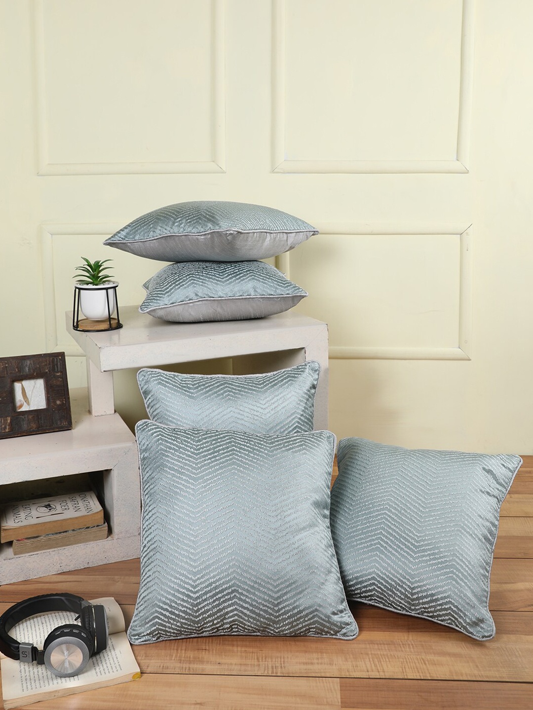 

ROMEE Green Set of 5 Jacquard Geometric Square Cushion Covers