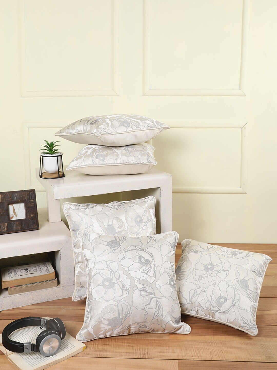 

ROMEE Set of 5 Silver-Toned & Grey Floral Jacquard Square Cushion Covers