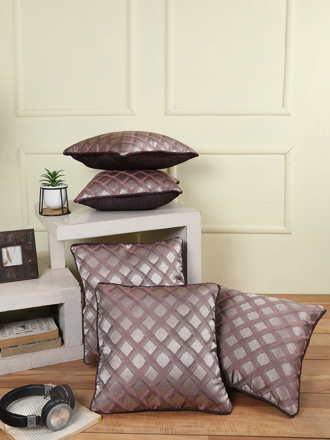 

ROMEE Purple & Silver-Toned Set of 5 Geometric Square Cushion Covers
