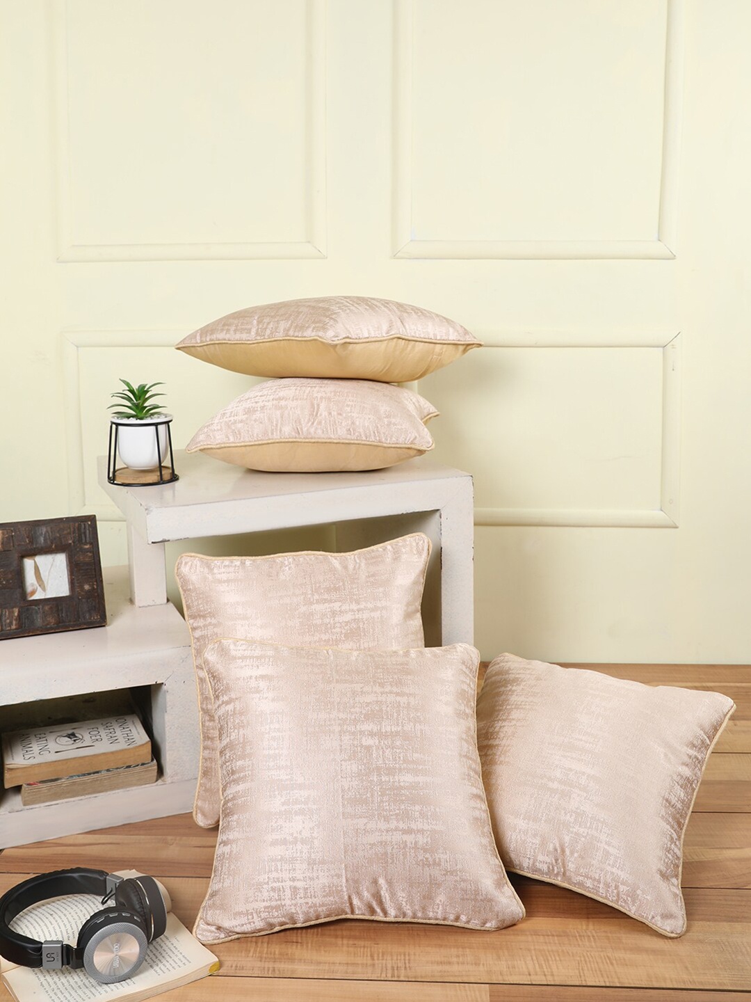 

ROMEE Beige Set of 5 Textured Jacquard Square Cushion Covers