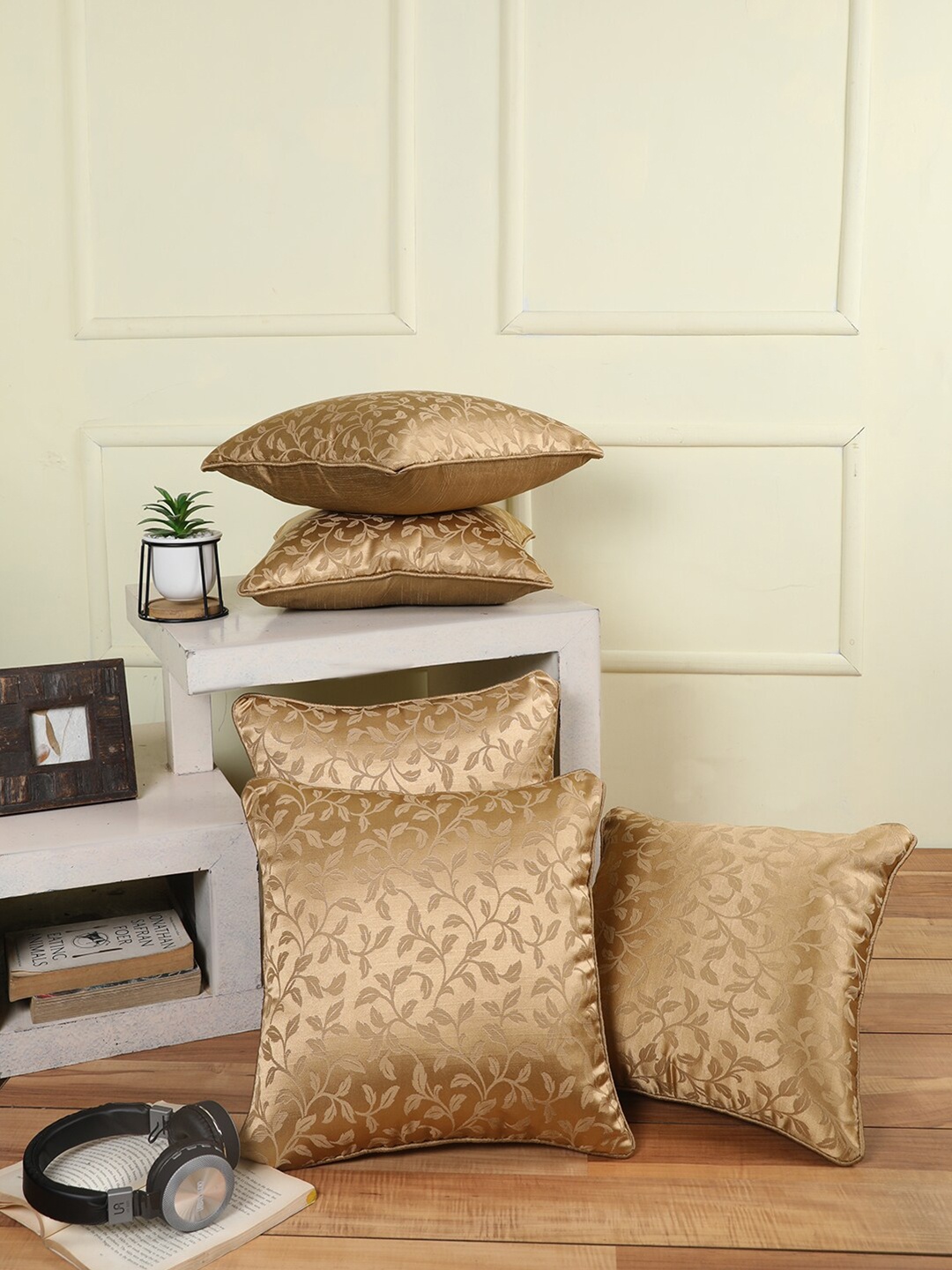 

ROMEE Gold-Toned Set of 5 Jacquard Floral Square Cushion Covers