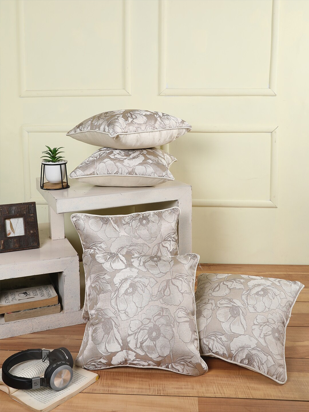 

ROMEE Grey Set of 5 Floral Jacquard Square Cushion Covers