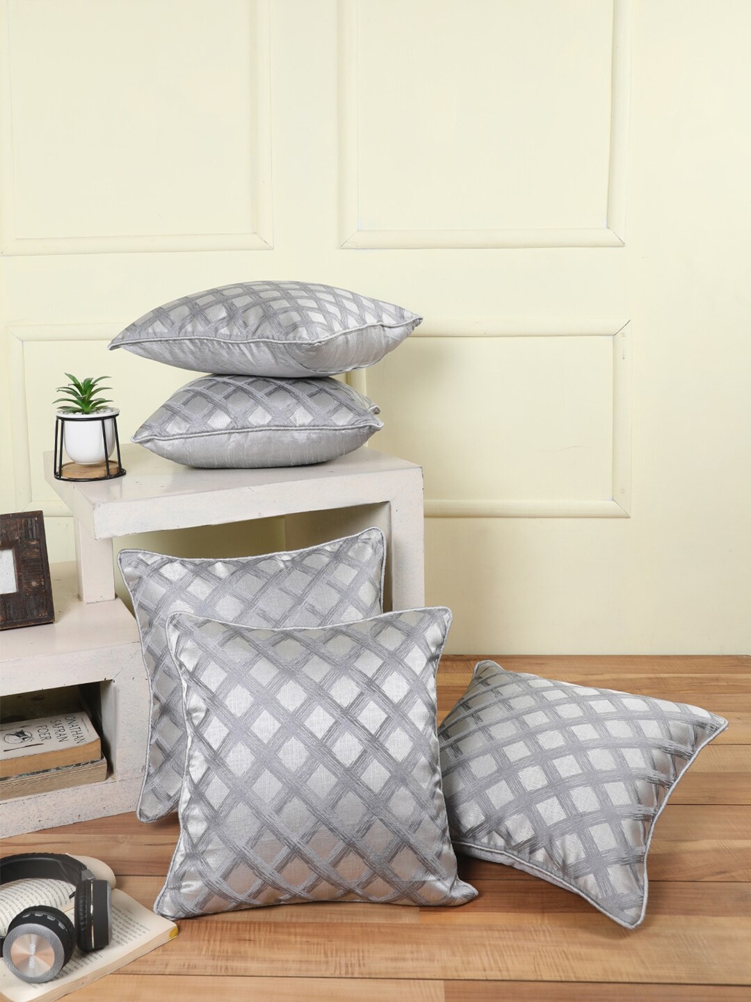 

ROMEE Silver-Toned Set of 5 Geometric Square Cushion Covers