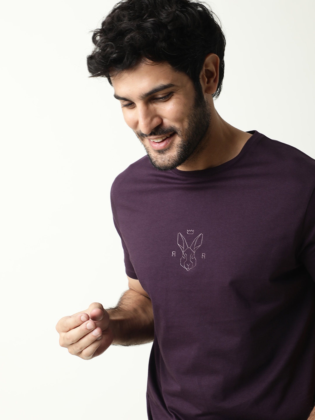 

RARE RABBIT Men Oval Solid Pure Cotton Slim Fit T-Shirt, Purple