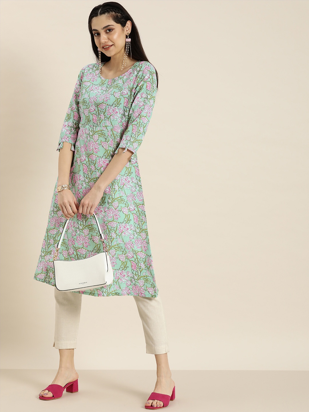 

Moda Rapido Women Sea Green & White Floral Printed Floral Kurta
