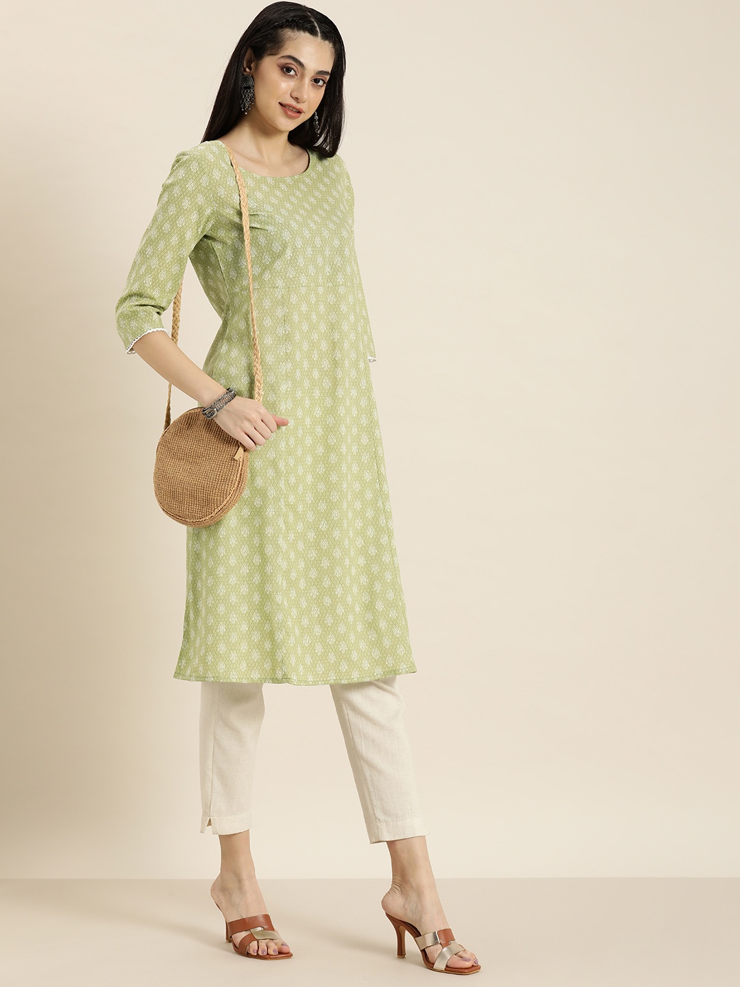 

Moda Rapido Women Green & White Ethnic Motifs Printed Straight Kurta