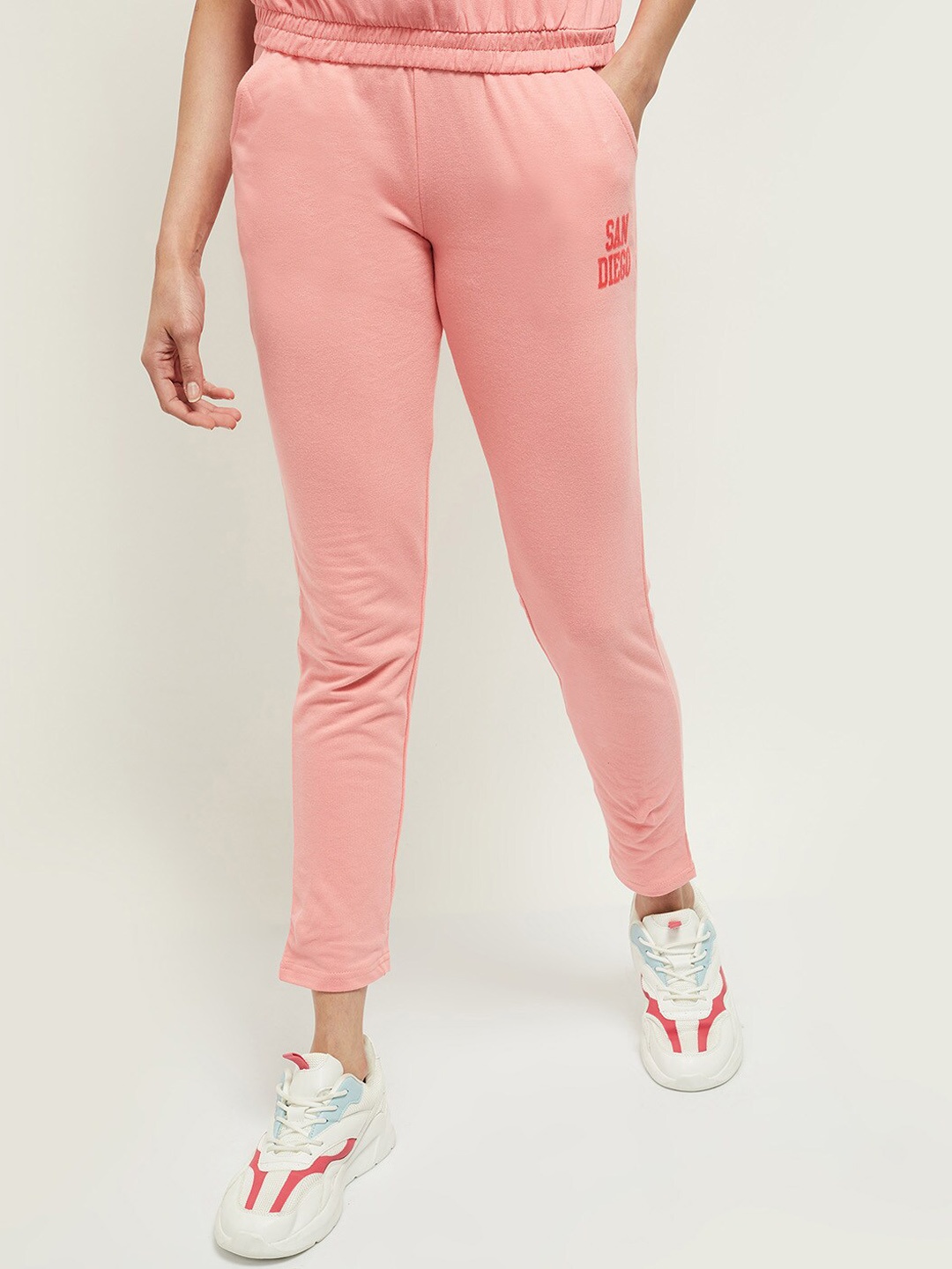 

max Women Pink Solid Joggers