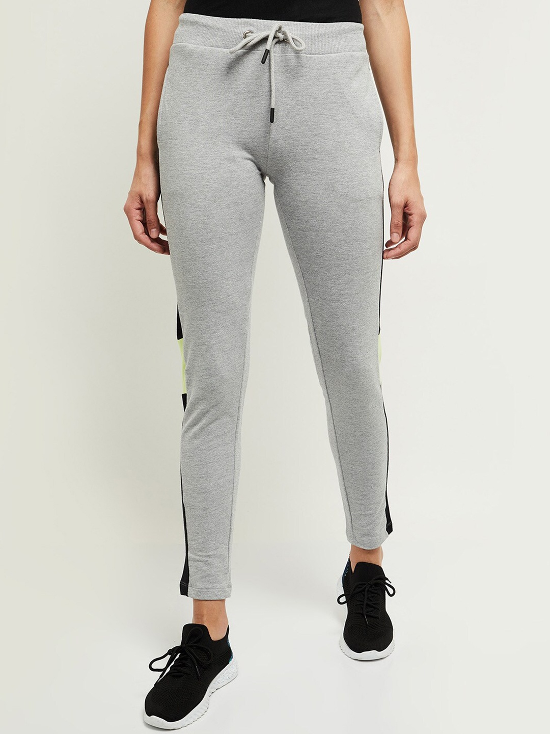 

max Women Grey Melange Solid Track Pants