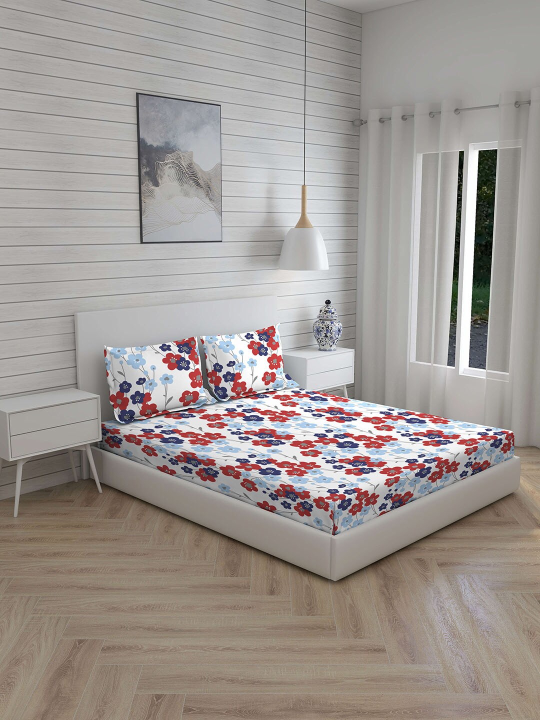 

Layers White & Red Floral King Bedsheet with 2 Pillow Covers