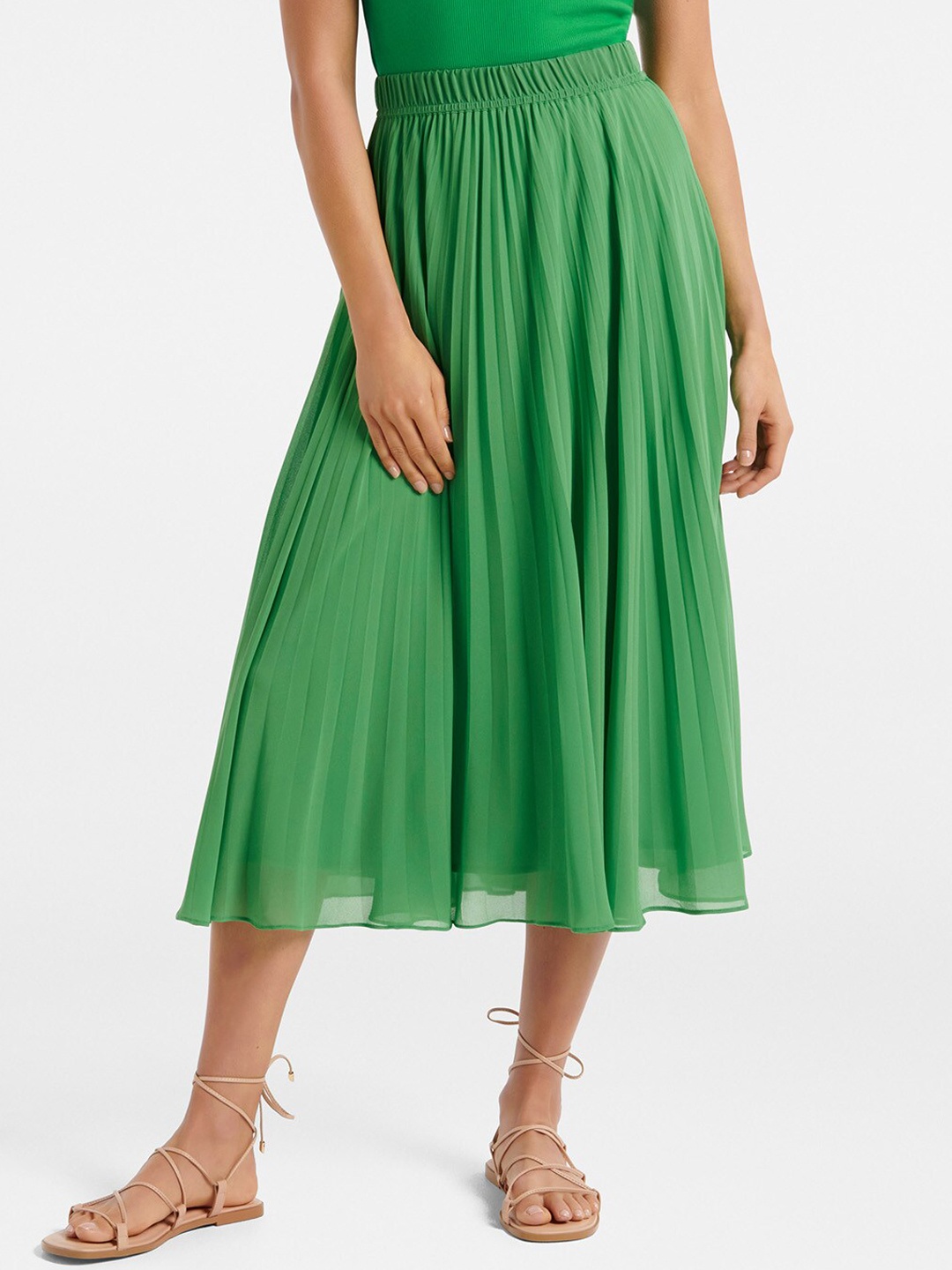 

Forever New Women Green Solid Pleated Flared Midi Skirt