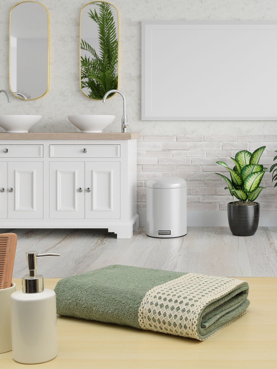 

RANGOLI Green & Off-White Solid 620 GSM Pure Cotton Bath Towel