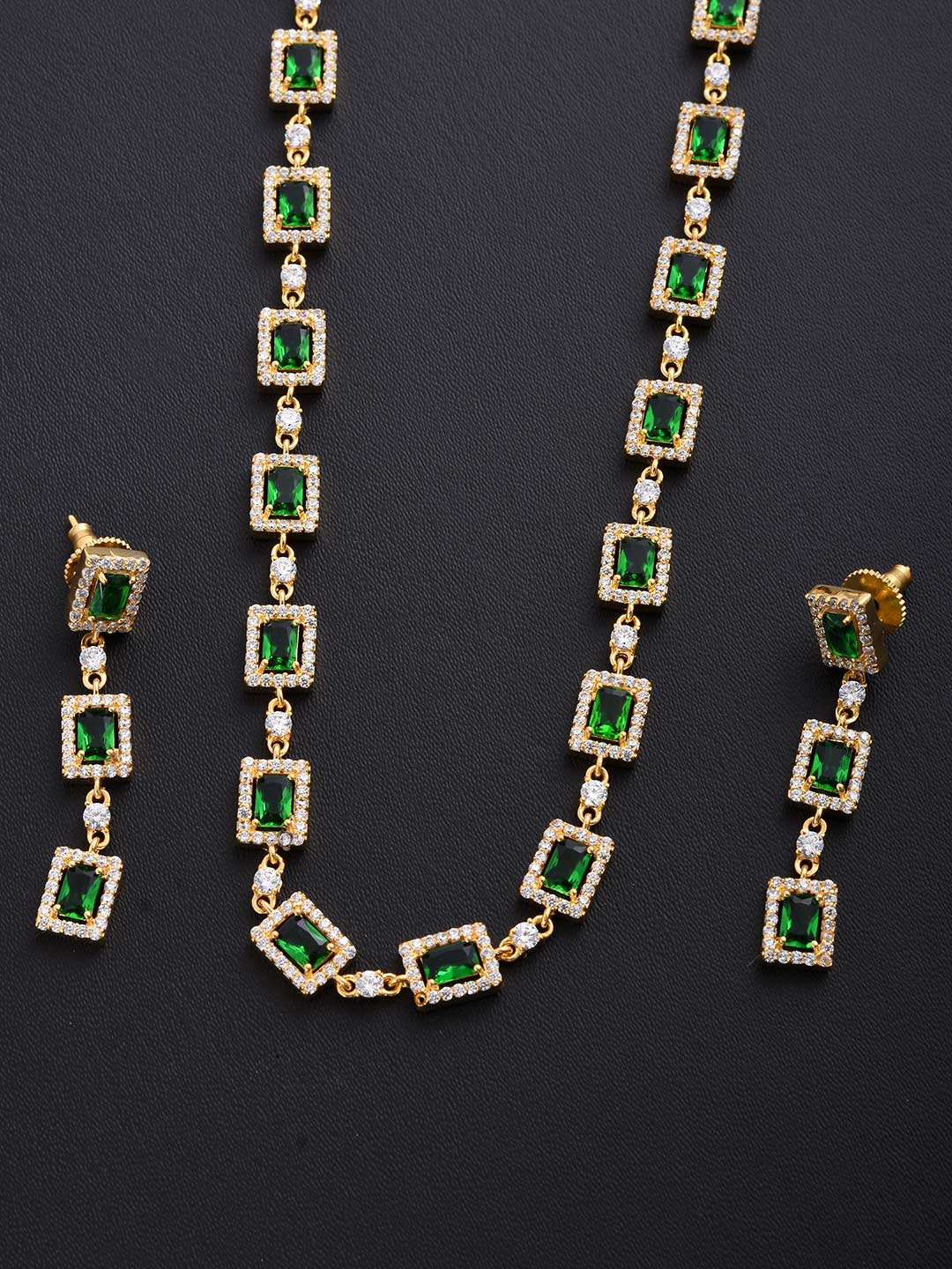 

Tistabene Woman Green Contemporary Necklace Set