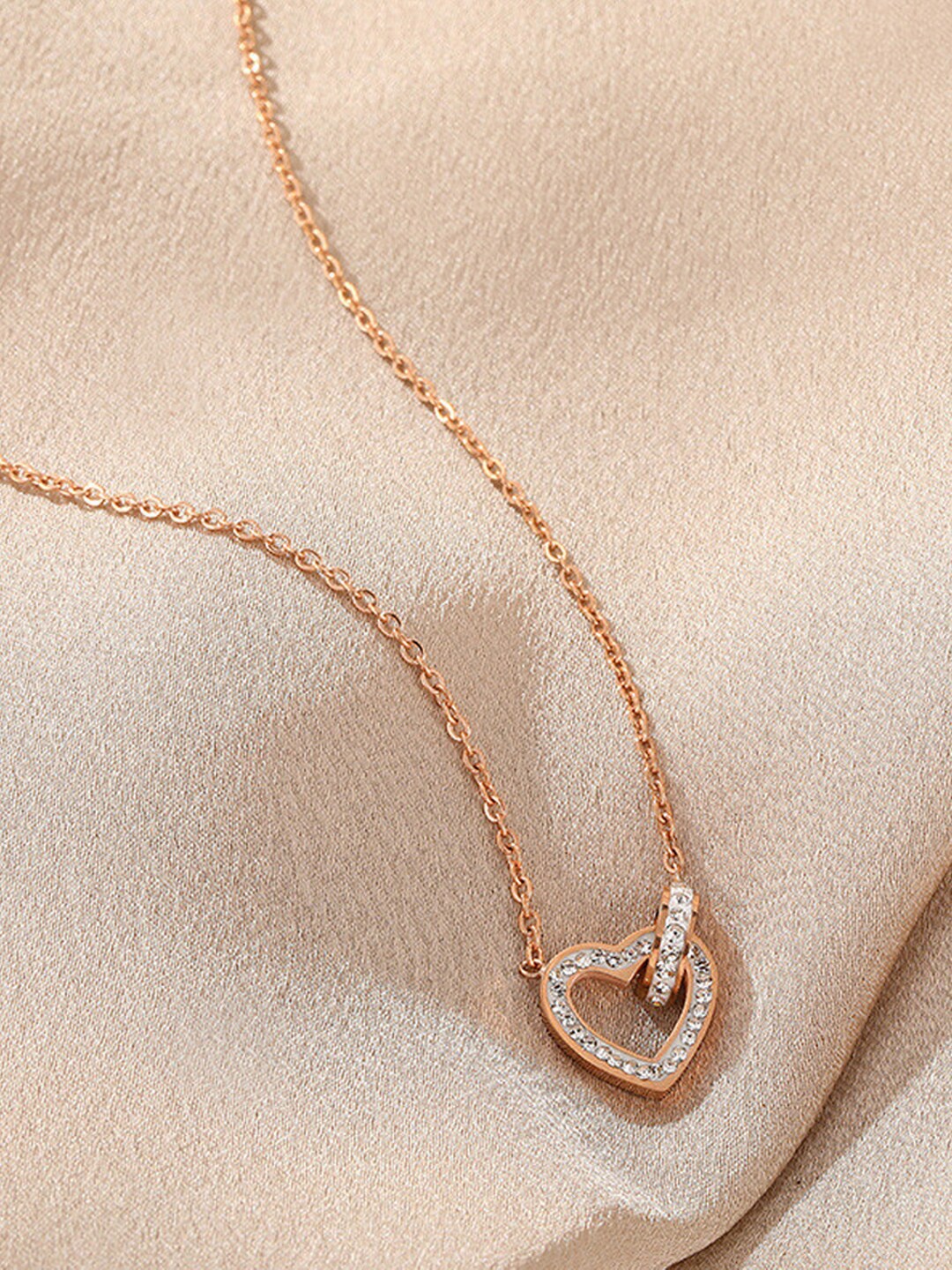 

Yellow Chimes Woman Rose Gold-Plated Heart Charm Pendant with Chain