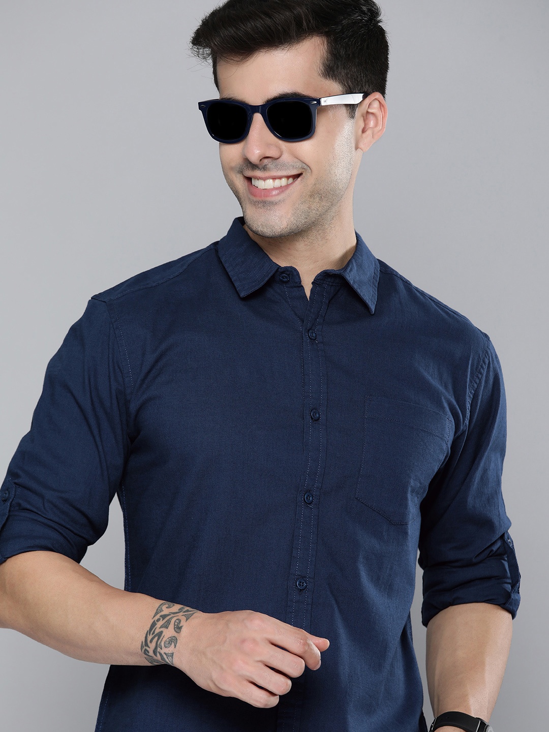 

HERE&NOW Men Navy Blue Solid Slim Fit Pure Cotton Casual Shirt