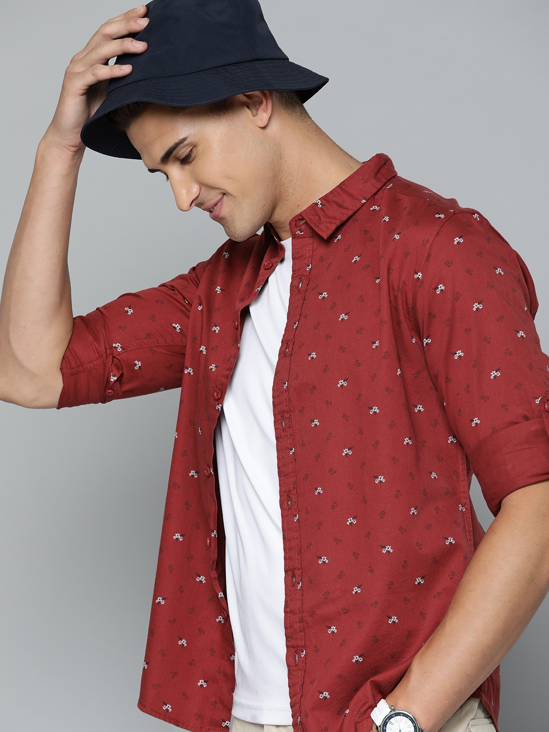 

HERE&NOW Men Maroon & White Slim Fit Floral Printed Casual Shirt