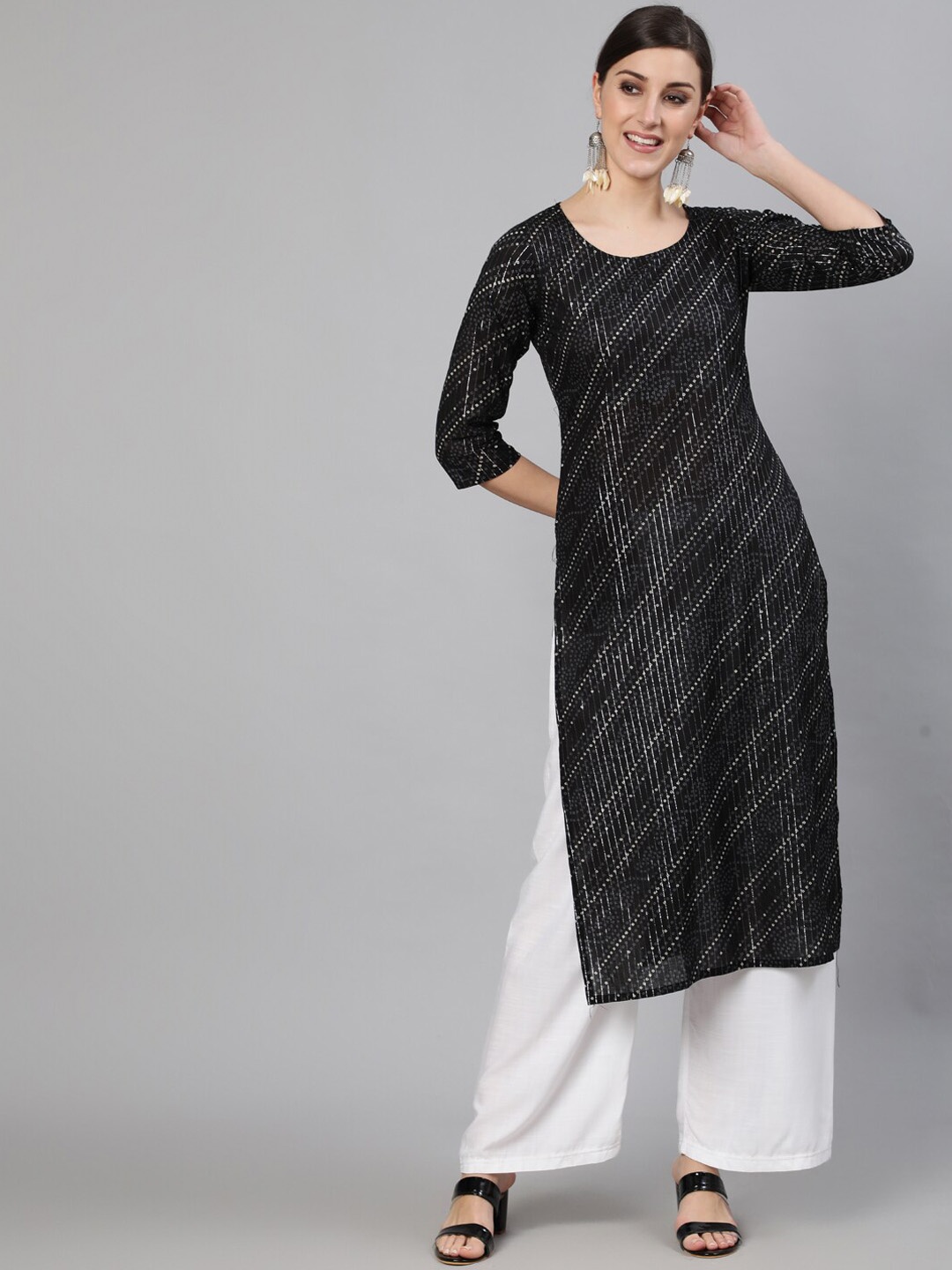 

Nayo Women Black & White Printed Kurta