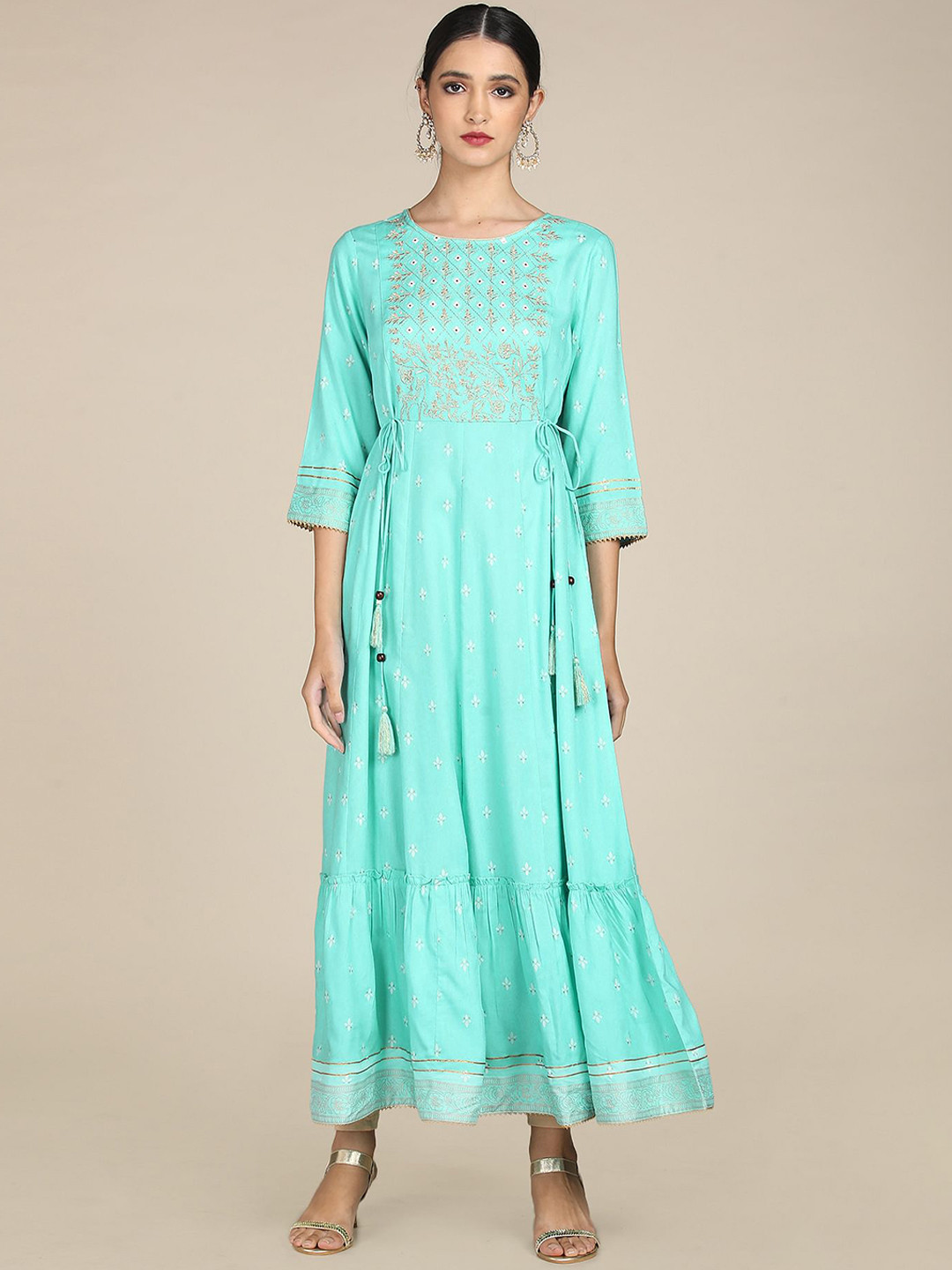 

Anahi Women Blue Ethnic Motifs Embroidered Flared Sleeves Kurta