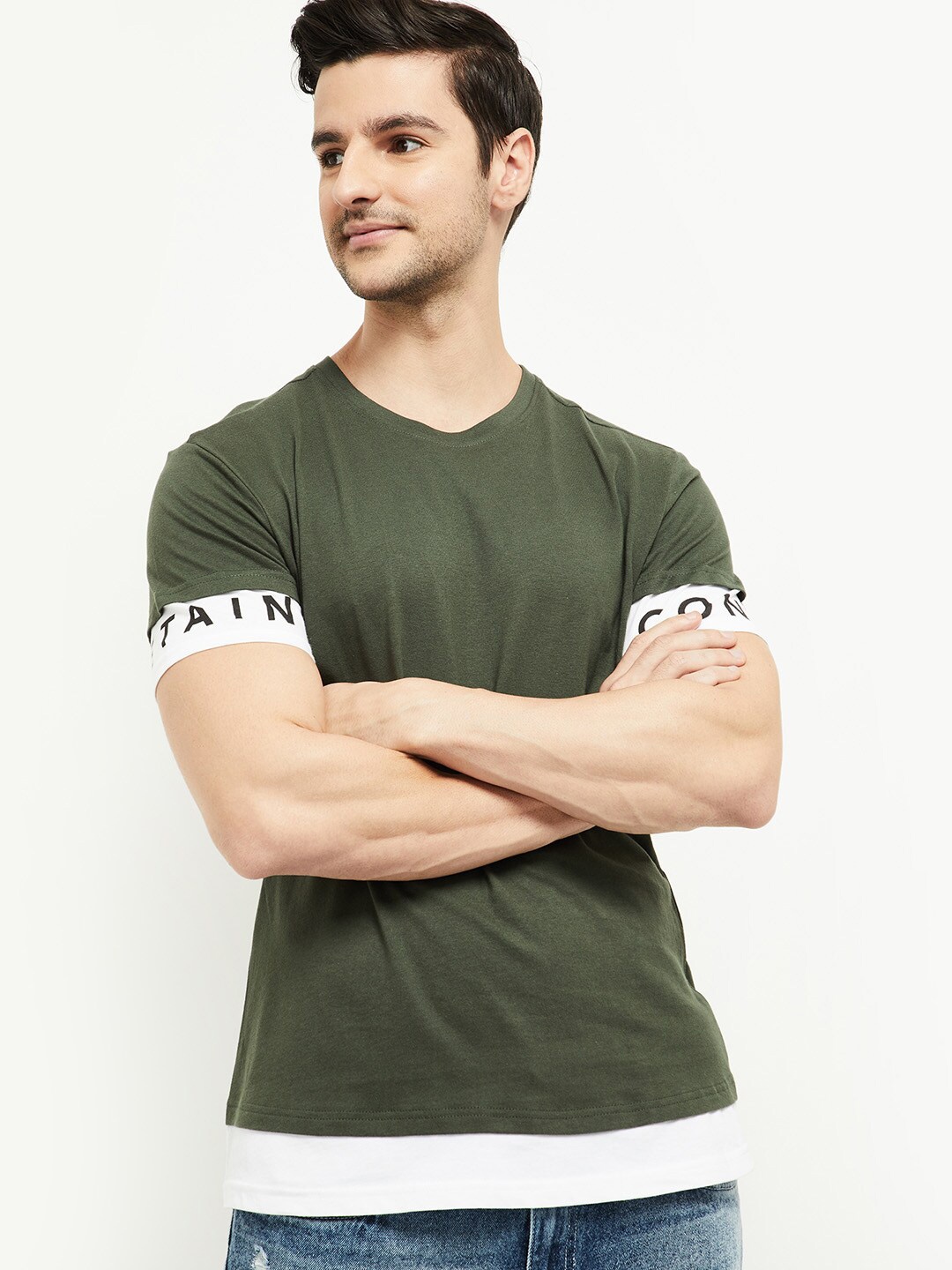 

max Men Green Colourblocked T-shirt