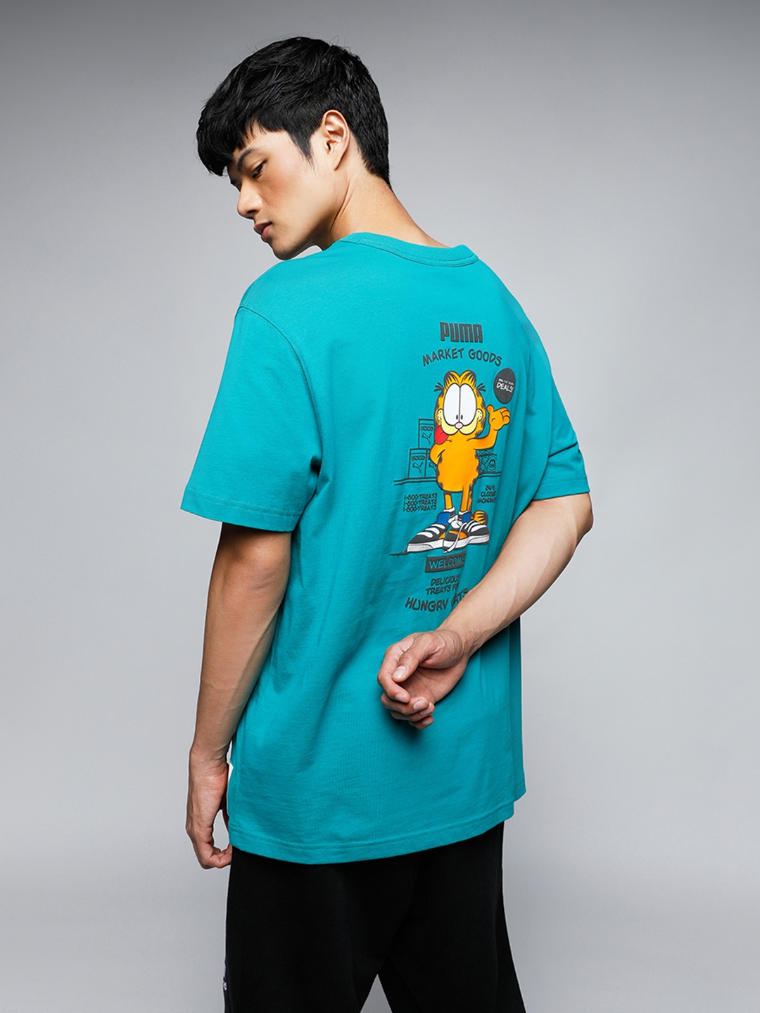 

PUMA x GARFIELD Men Green & Multicoloured Graphic Printed Casual T-shirt