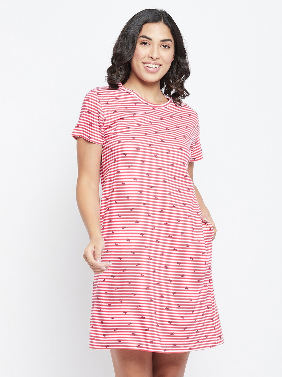 

Clovia Red Printed T-shirt Nightdress