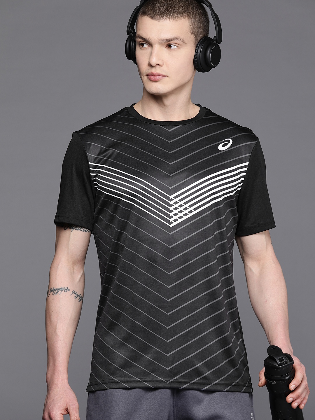 

ASICS Striped Round-Neck Running T-shirt with Brand Logo Detail, Black