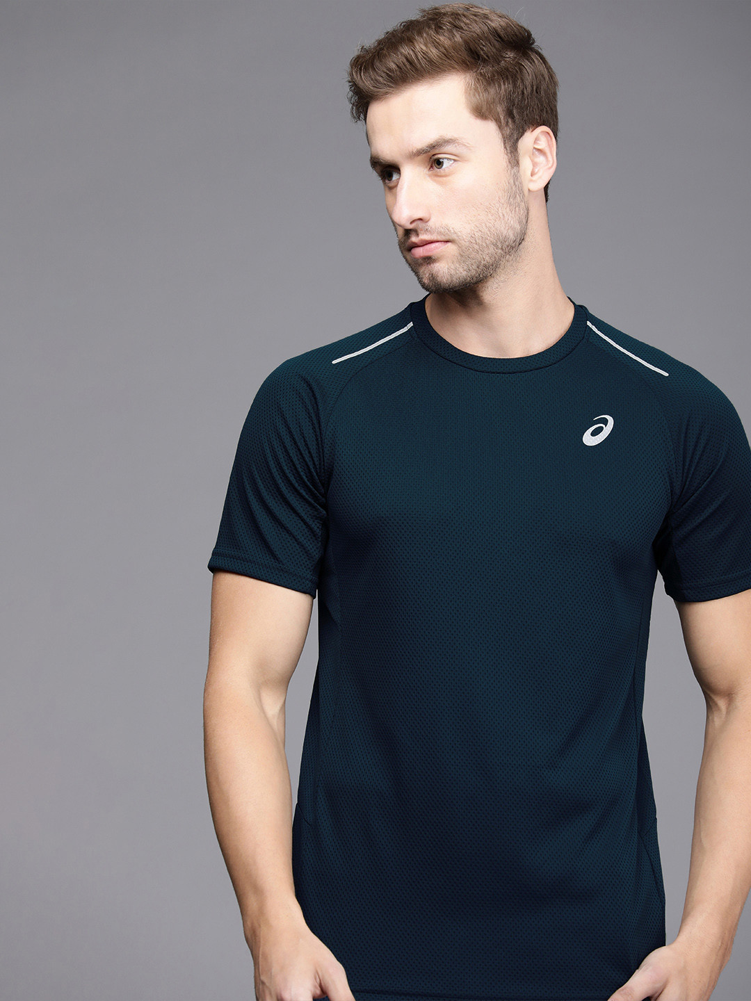 

ASICS Men French Blue Self Design Raglan Sleeves Indigo Polyester Slim Fit Running T-shirt
