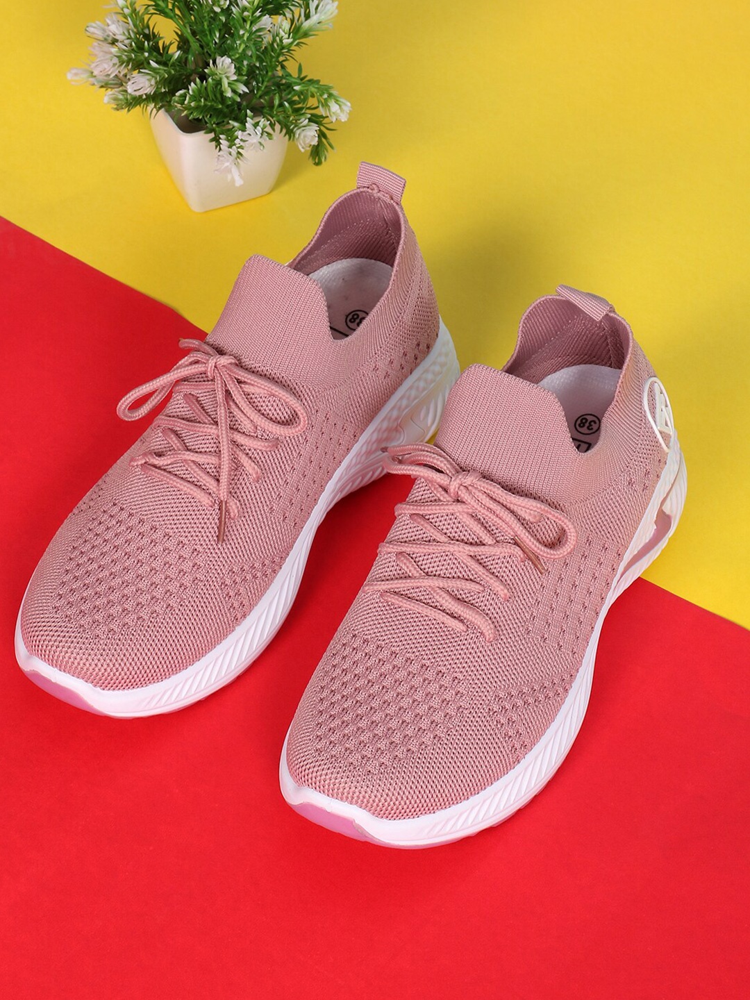 

FLYING FEET Women Pink Running Shoe