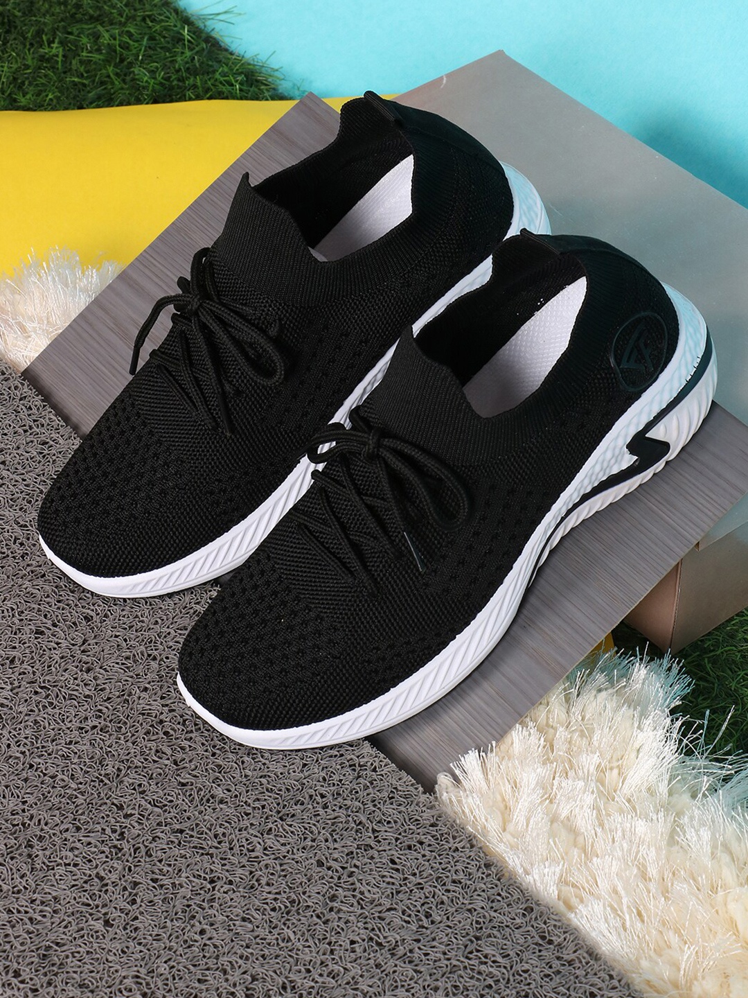 

FLYING FEET Women Black Mesh Running Non-Marking Shoes