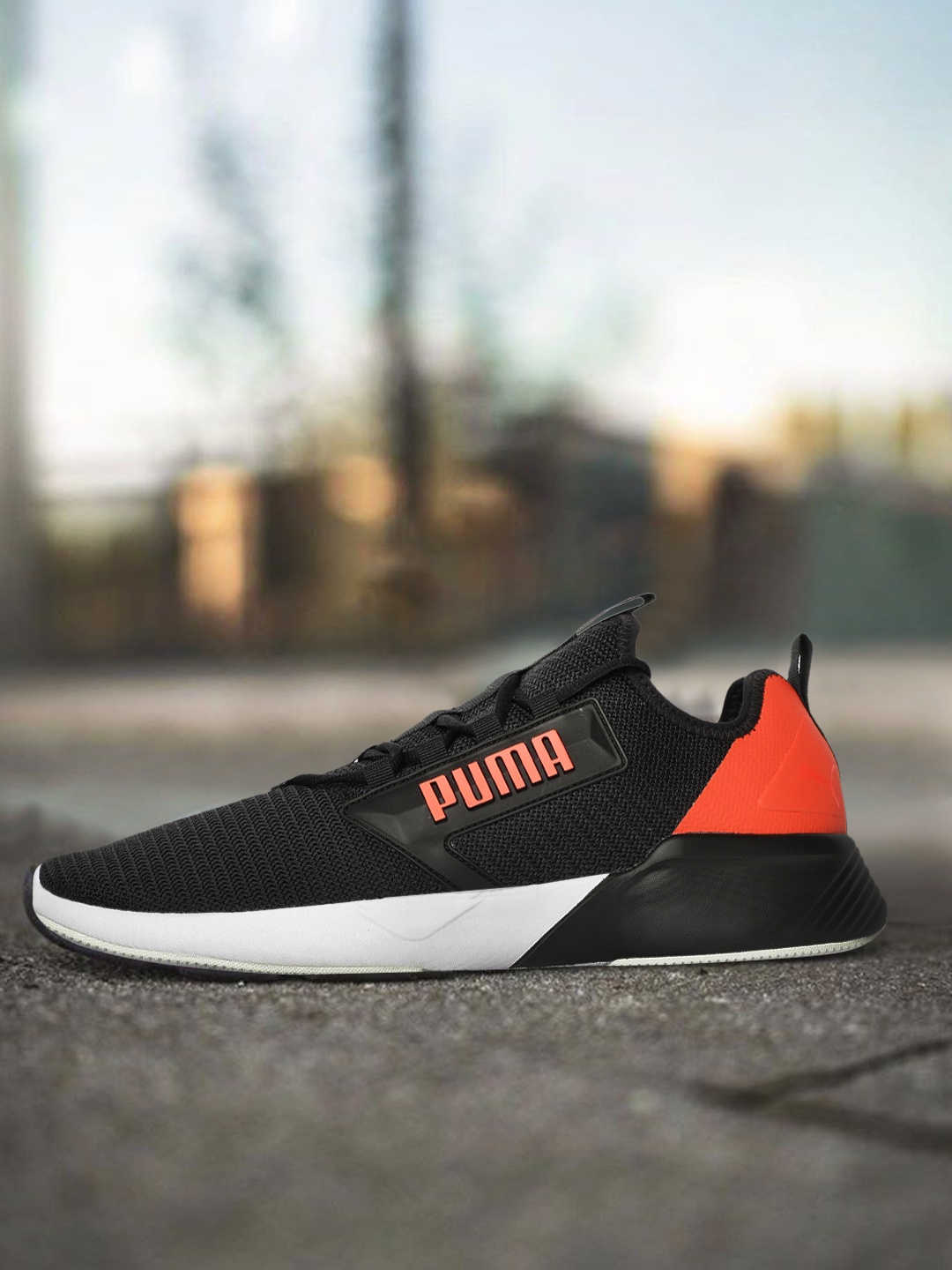 

Puma Men Black & Red Retaliate Block SoftFoam Running Shoes