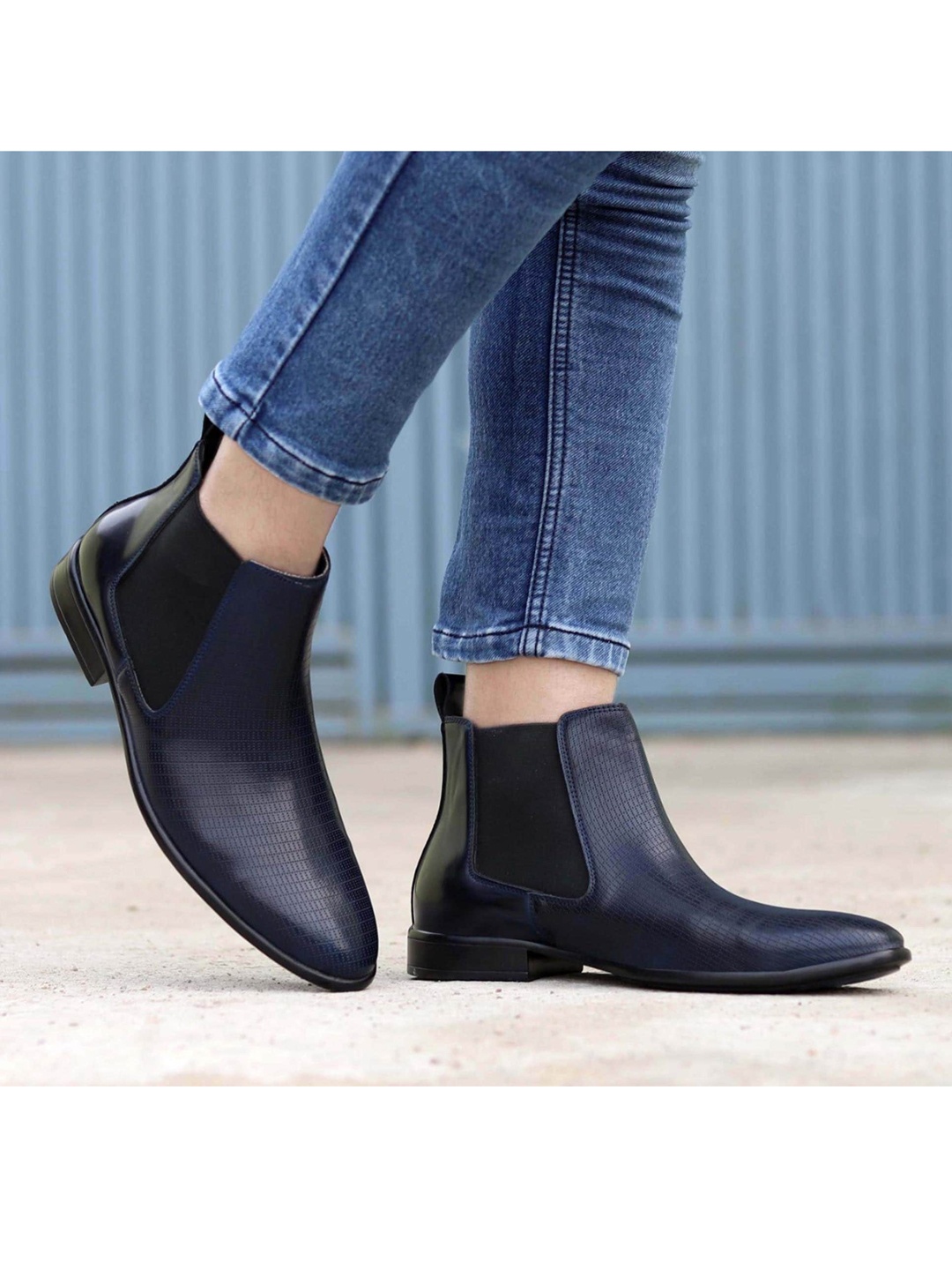 

birgos Men Blue Textured High-Top Flat Boots