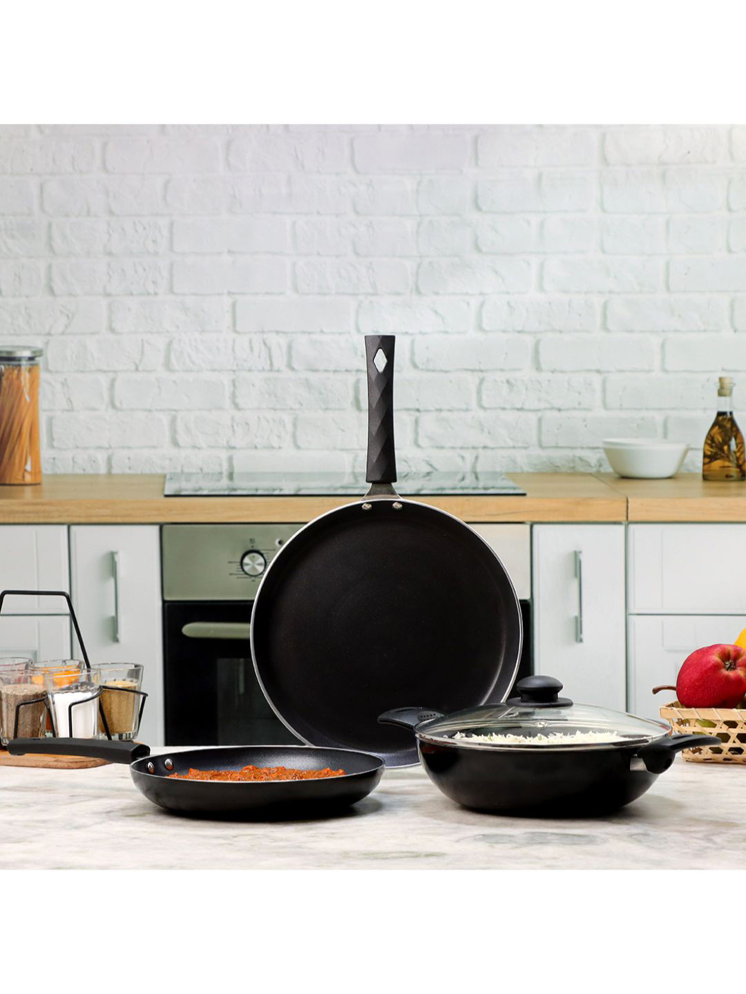 

Wonderchef Set Of 4 Red & Black Sigma Non-Stick Cookware Set