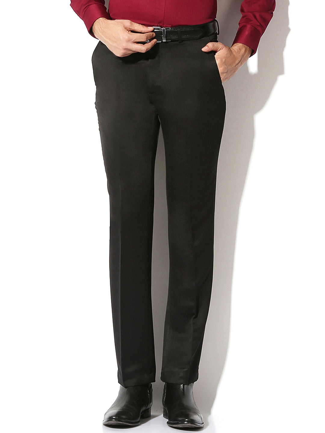 

V Dot Men Black Solid Slim Fit Flat-Front Trousers
